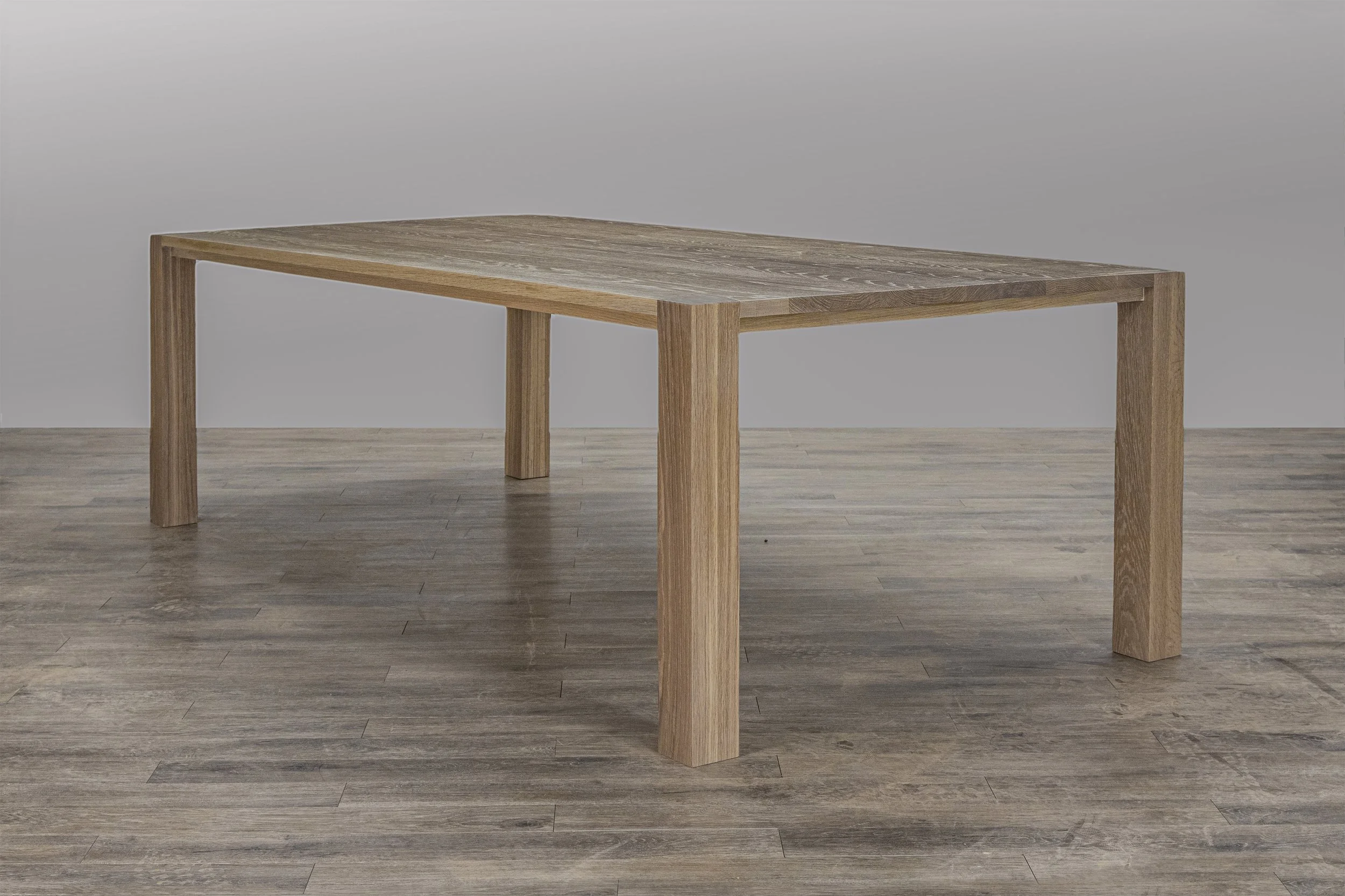 Ava Dining Table in white Oak cerused