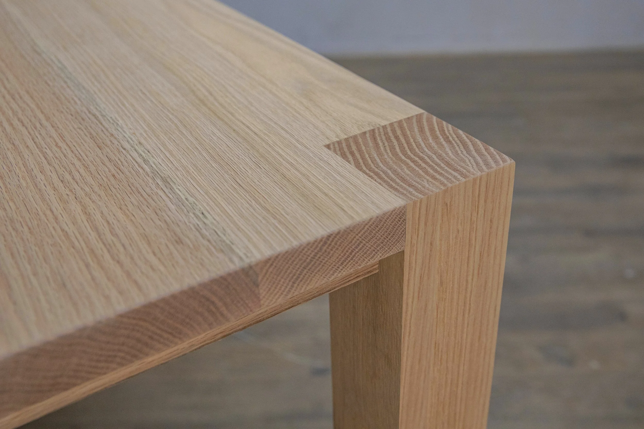 Ava Dining Table corner Detail