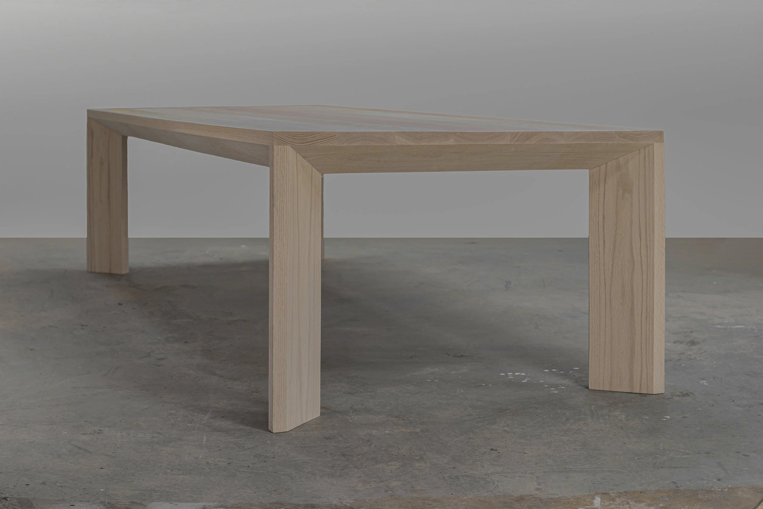 Vivien Dining Table in Oak