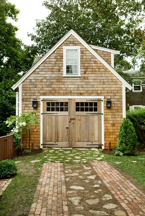 beach-style-garage.jpg