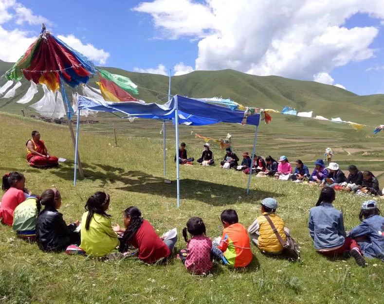 KID FLAG CIRCLE.jpg