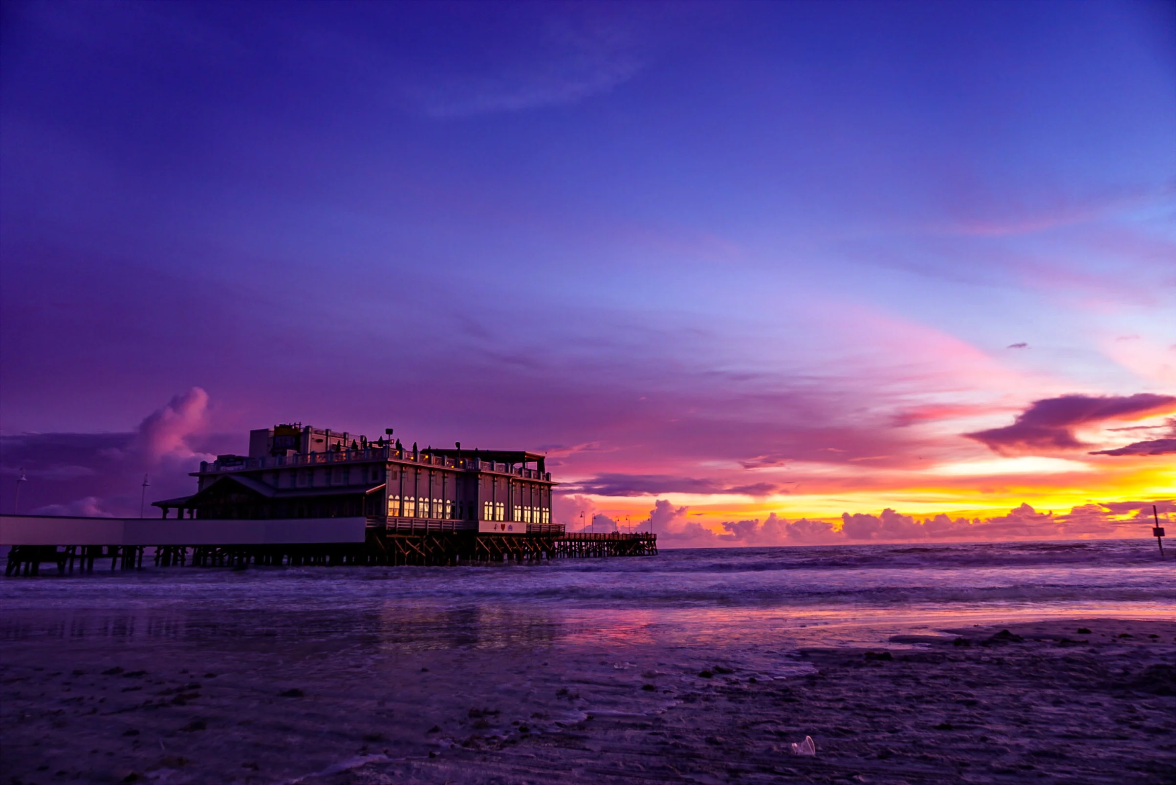 Sunrise in Daytona Pier