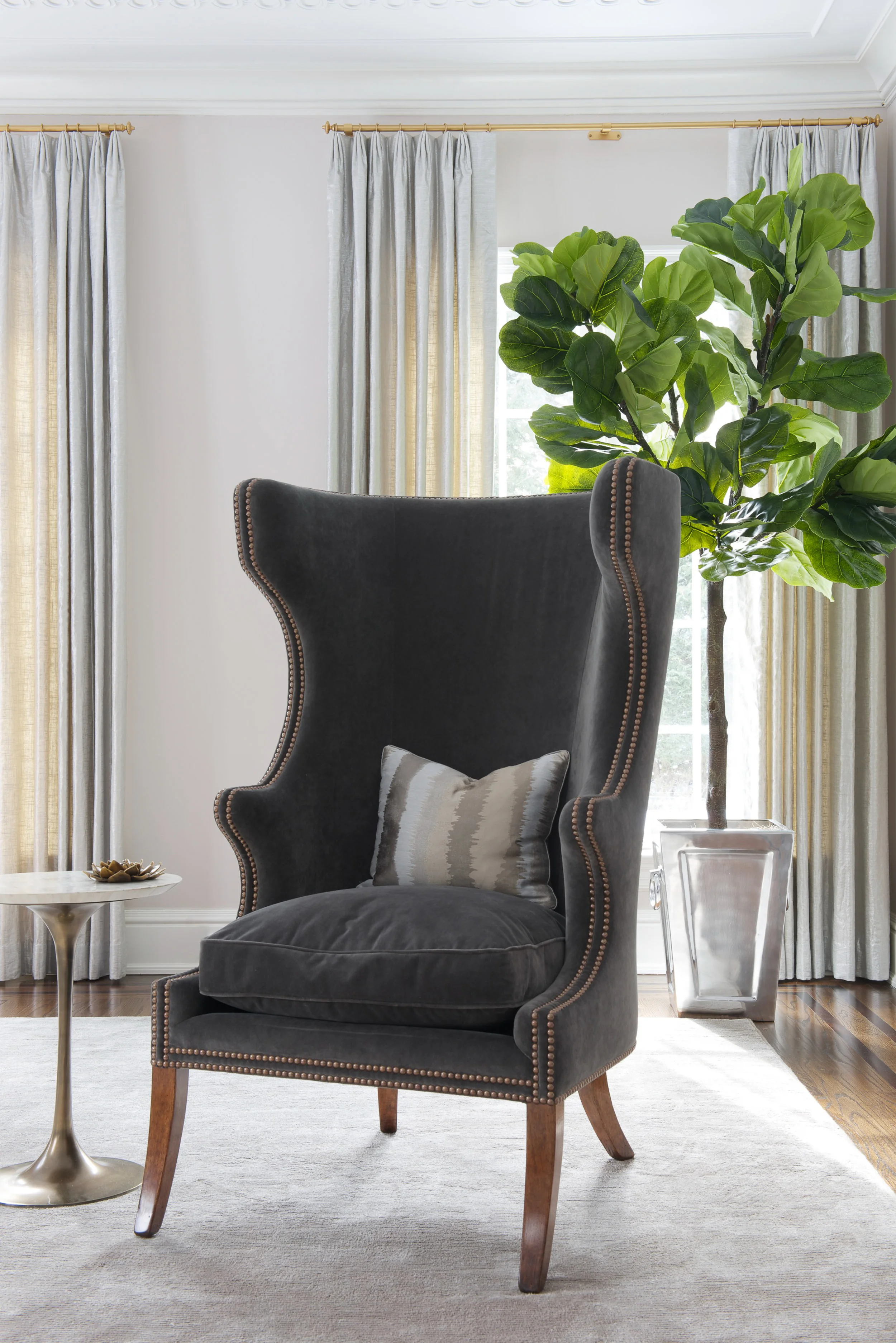 Living room with greenery