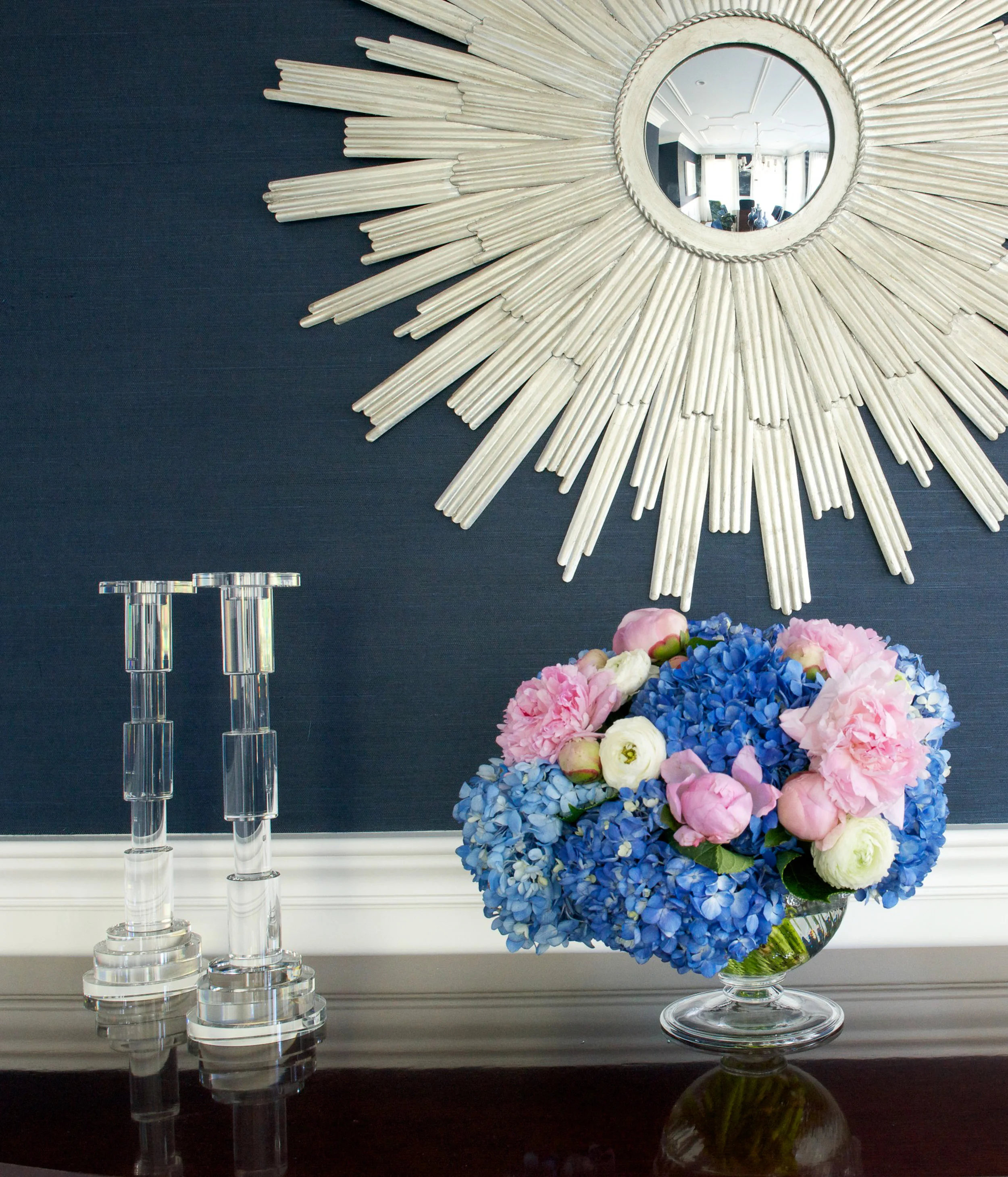 Sunburst Mirror, Buffet adornments