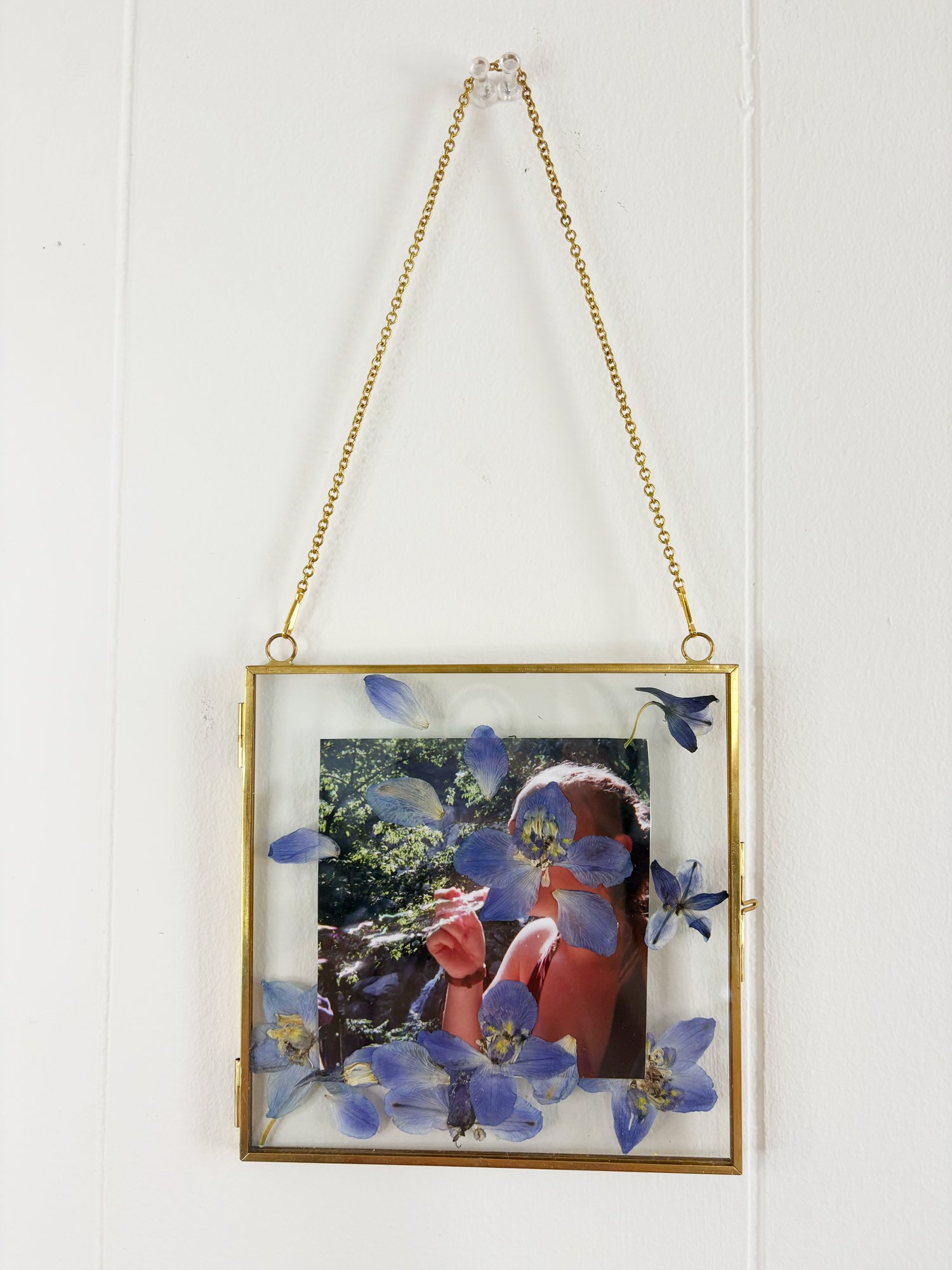 Memento Frame - 6x6" Bubbles c-print with Pressed Florals