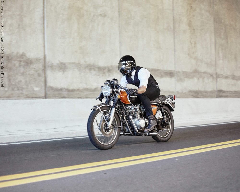 TIGER — SUITED RACER, image size:1000x800