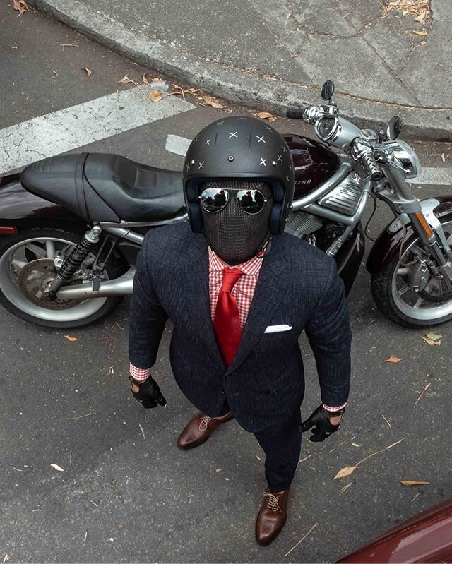 What do you know about this bike? #TheSuitedRacer .
Bike: @harleydavidson 
Guest Photographer: @prieto.photo
Shoes: @gordonrush 
Suit: @canali1934