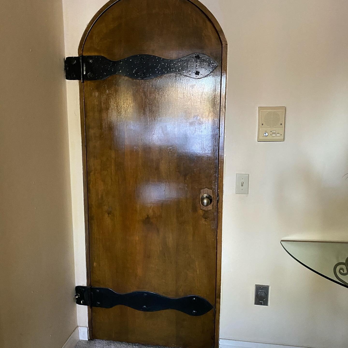 This Goldilocks door is juuust right.