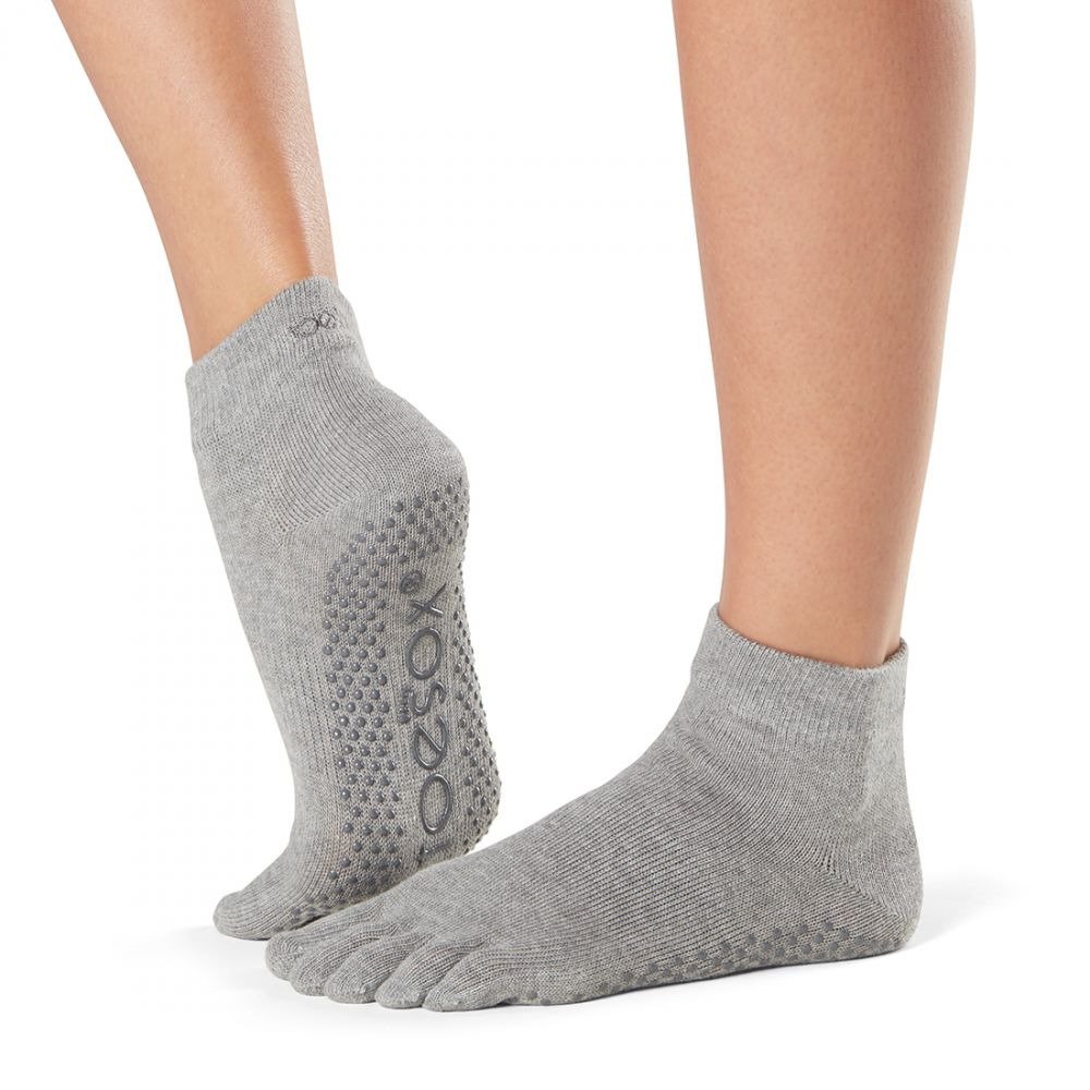 Heather-grey-full-toe-ankle-grip-socks.jpeg