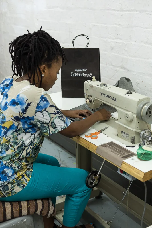 Designerin Angela Mantsopa Nzunga