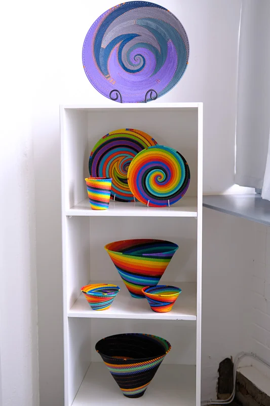 Gefäße aus Telefonkabel in einem besonders aufwendigem Design