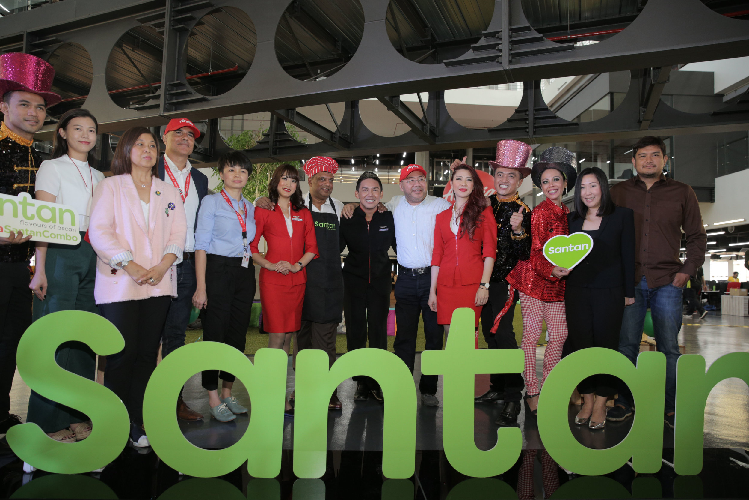 แอร์เอเชีย จัดงานมหกรรมแสดงอาหารบนเครื่องบิน  ครั้งแรกกับ Santan Food Festival