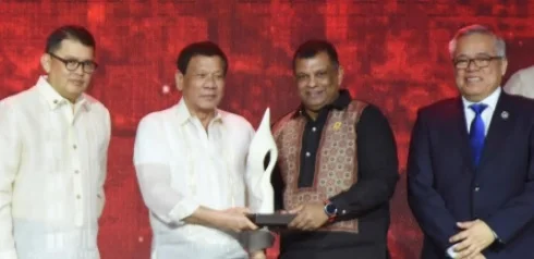 AirAsia wins Asean Business Award for tourism
