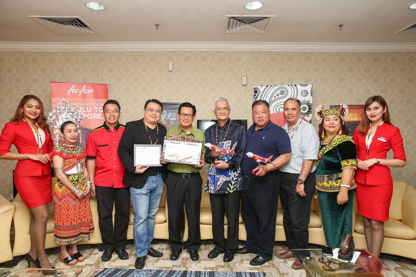 AirAsia sambut dua penerbangan sulung antarabangsa ke Sarawak