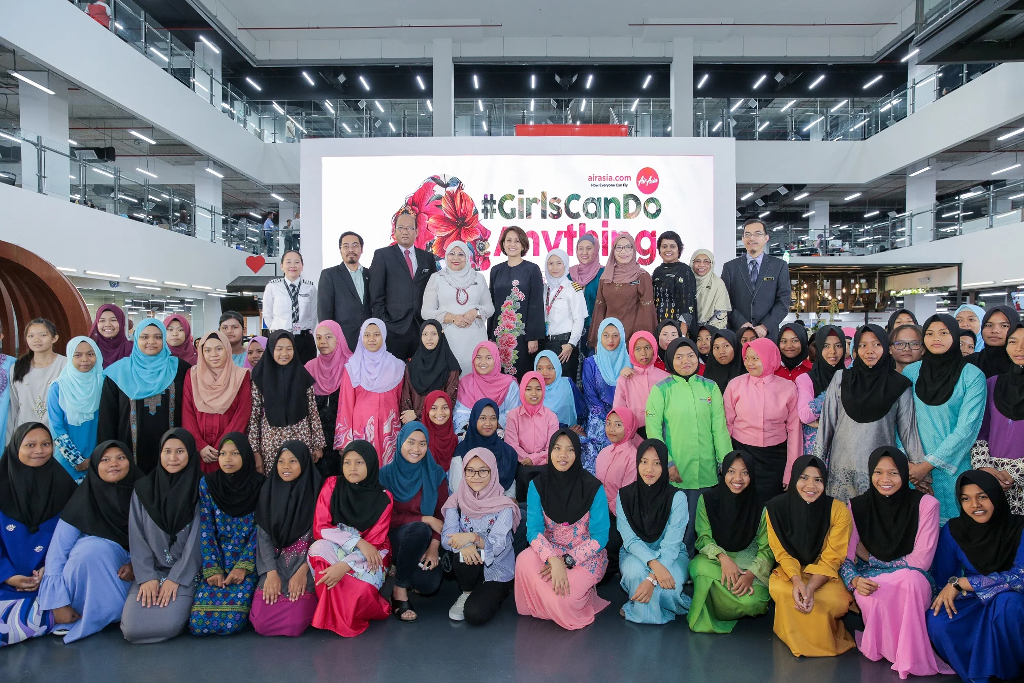 Kementerian pembangunan wanita, keluarga dan masyarakat sokong kempen #GirlsCanDoAnything AirAsia