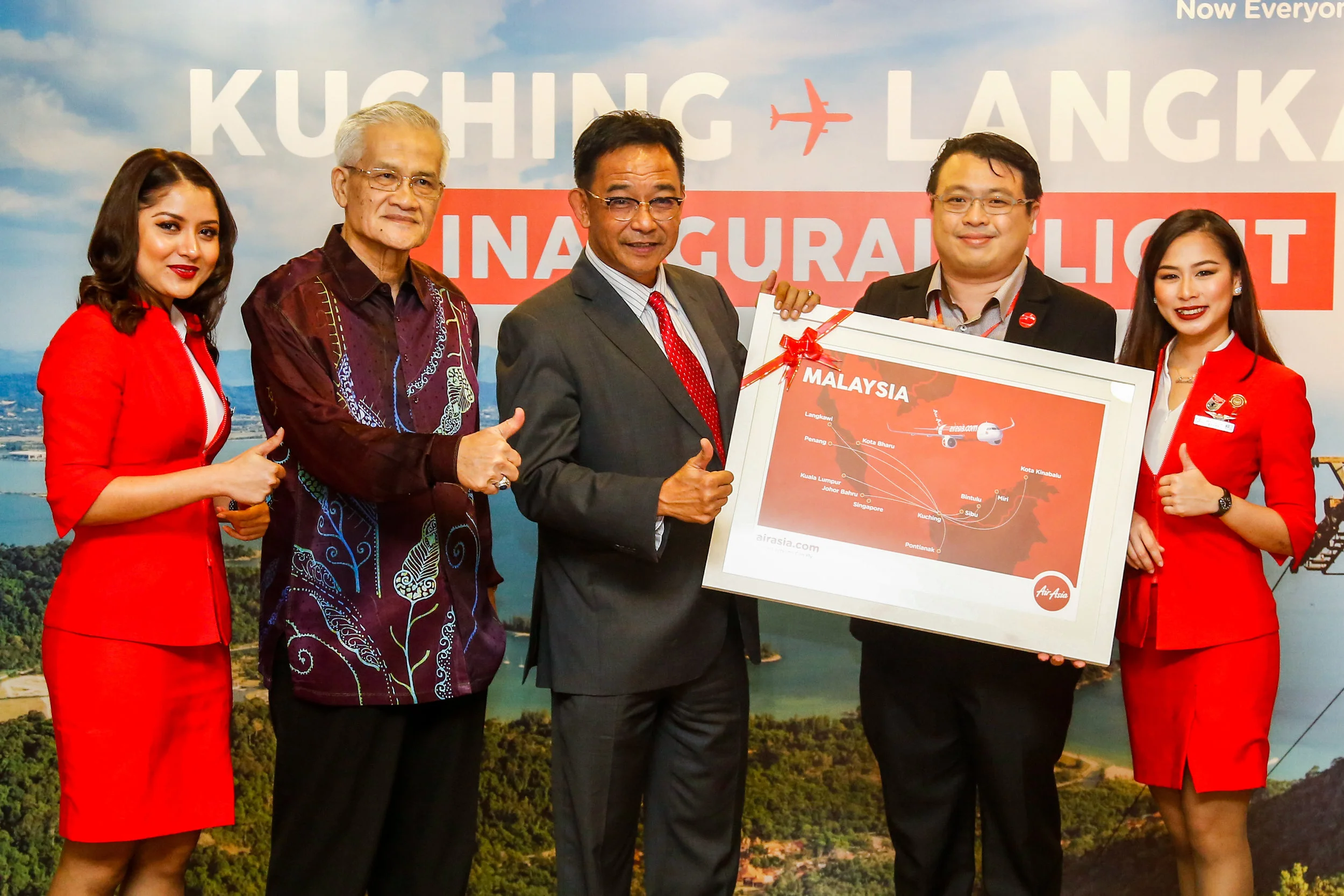 AirAsia lancar penerbangan sulung dari Kuching ke Langkawi