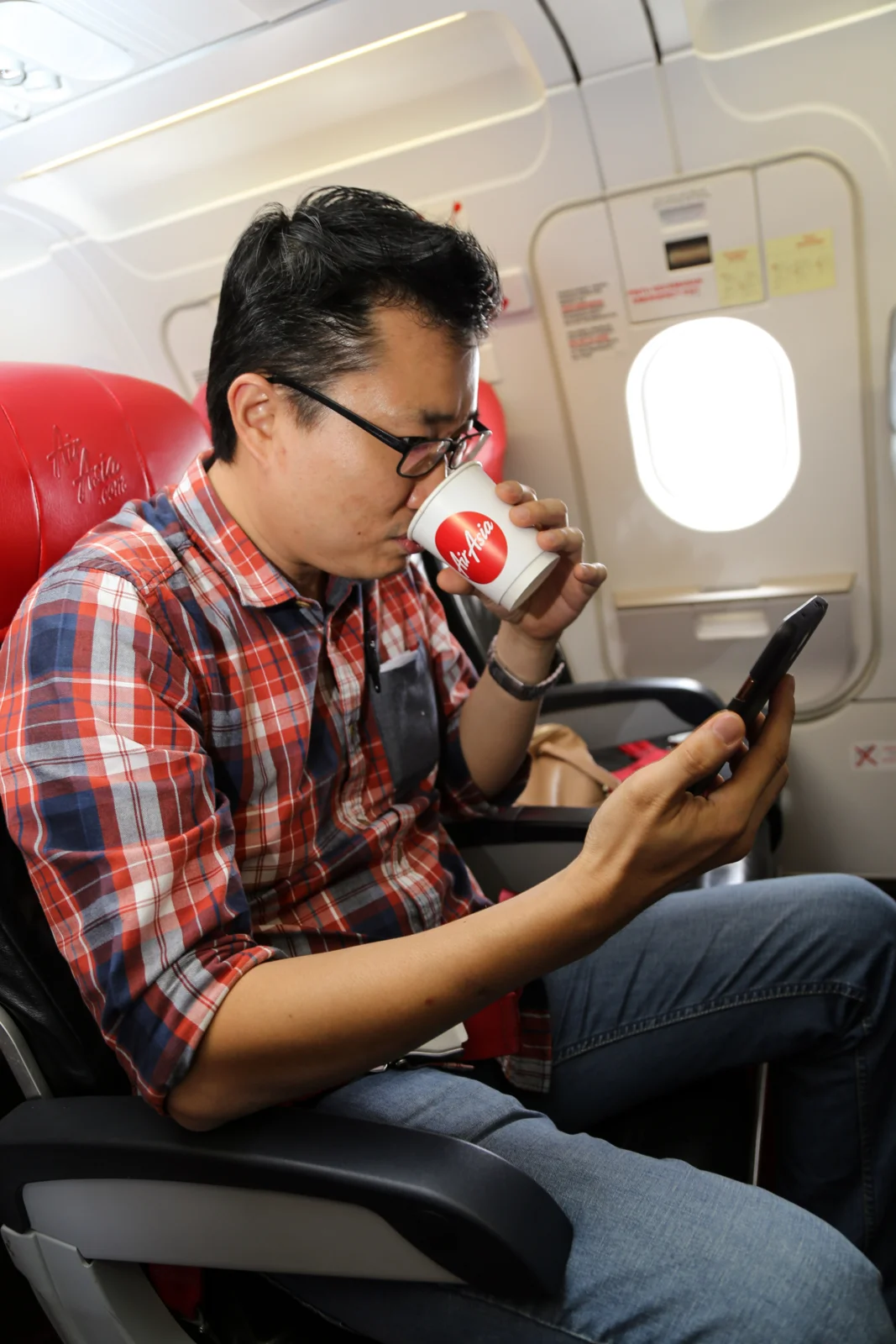 AirAsia提供會員ROKKI航班免費網路服務