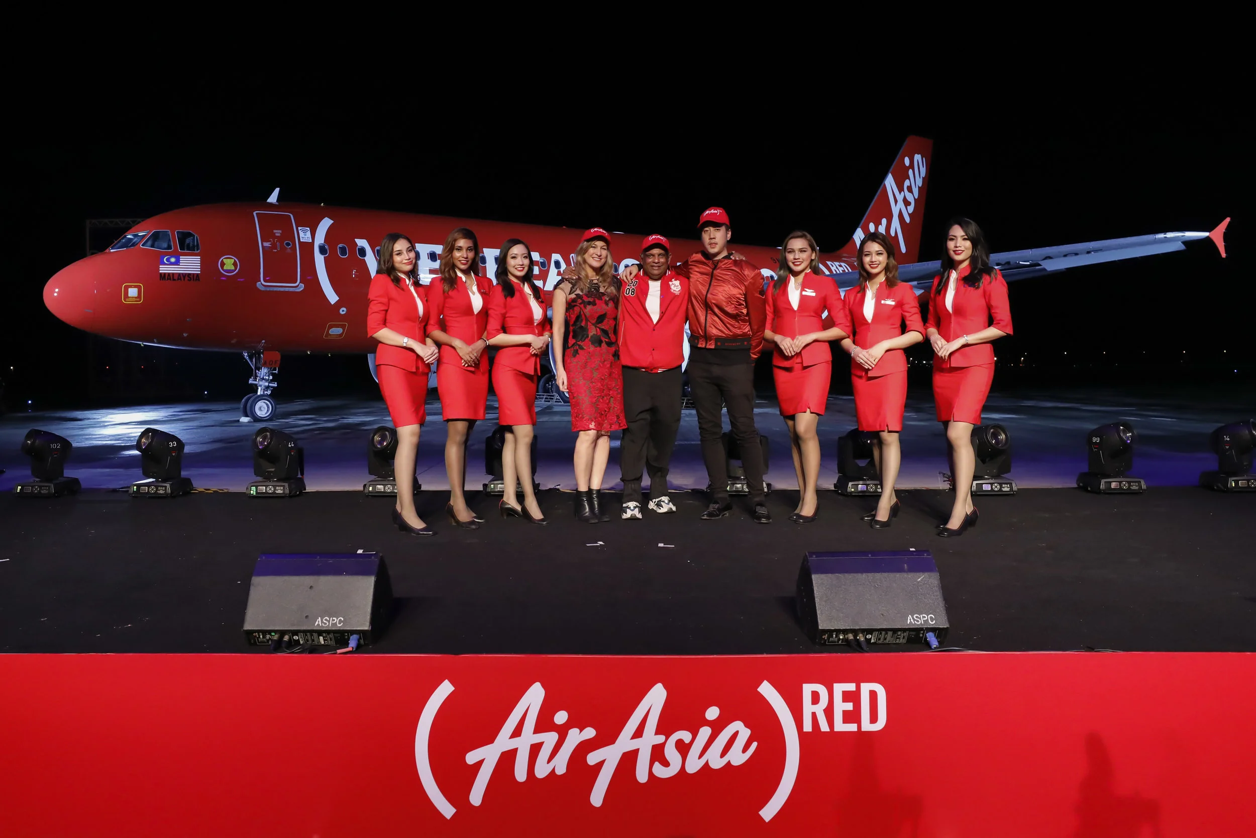 AirAsia merahkan langit Asean bersama dengan (RED)