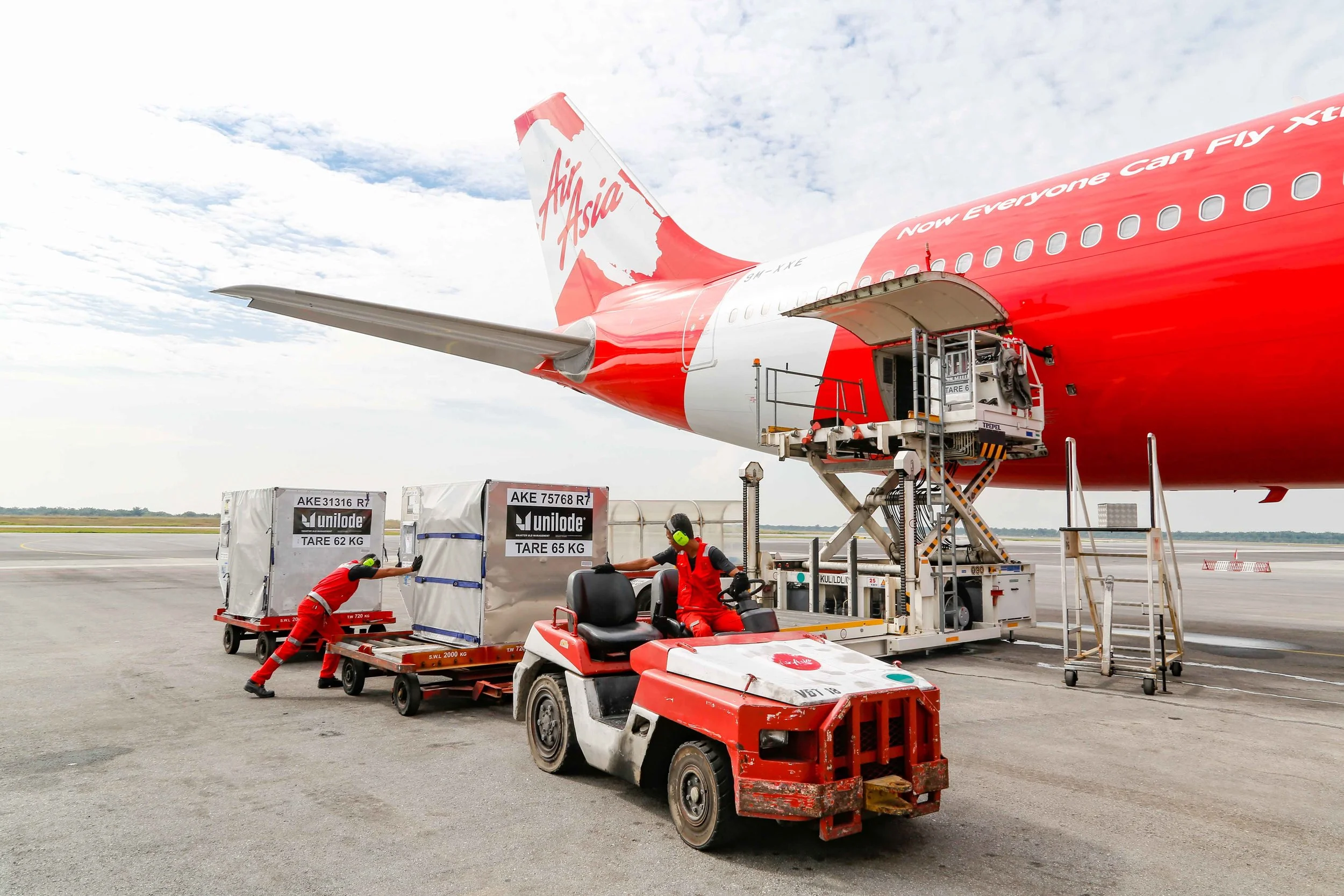 AirAsia X and Unilode extend ULD management partnership until 2023