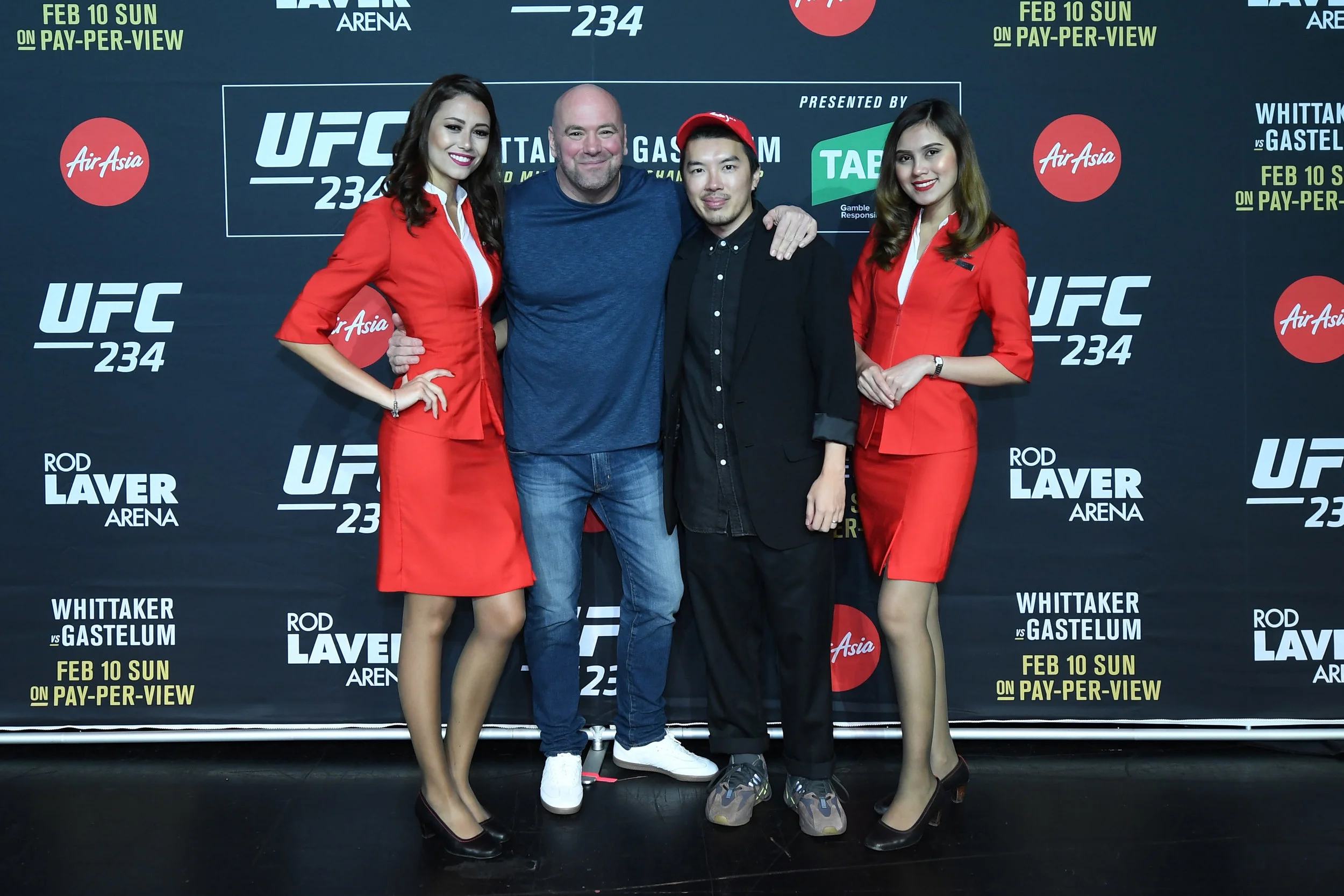Photo Caption: (2nd from left) UFC President Dana White and AirAsia Group Head of Branding Rudy Khaw flanked by AirAsia Cabin Crew