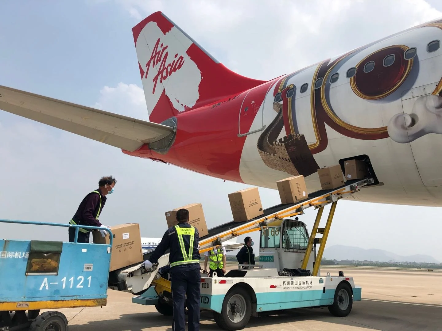 亚洲航空为马云公益基金会及阿里巴巴公益基金会医疗物资捐赠再次护航