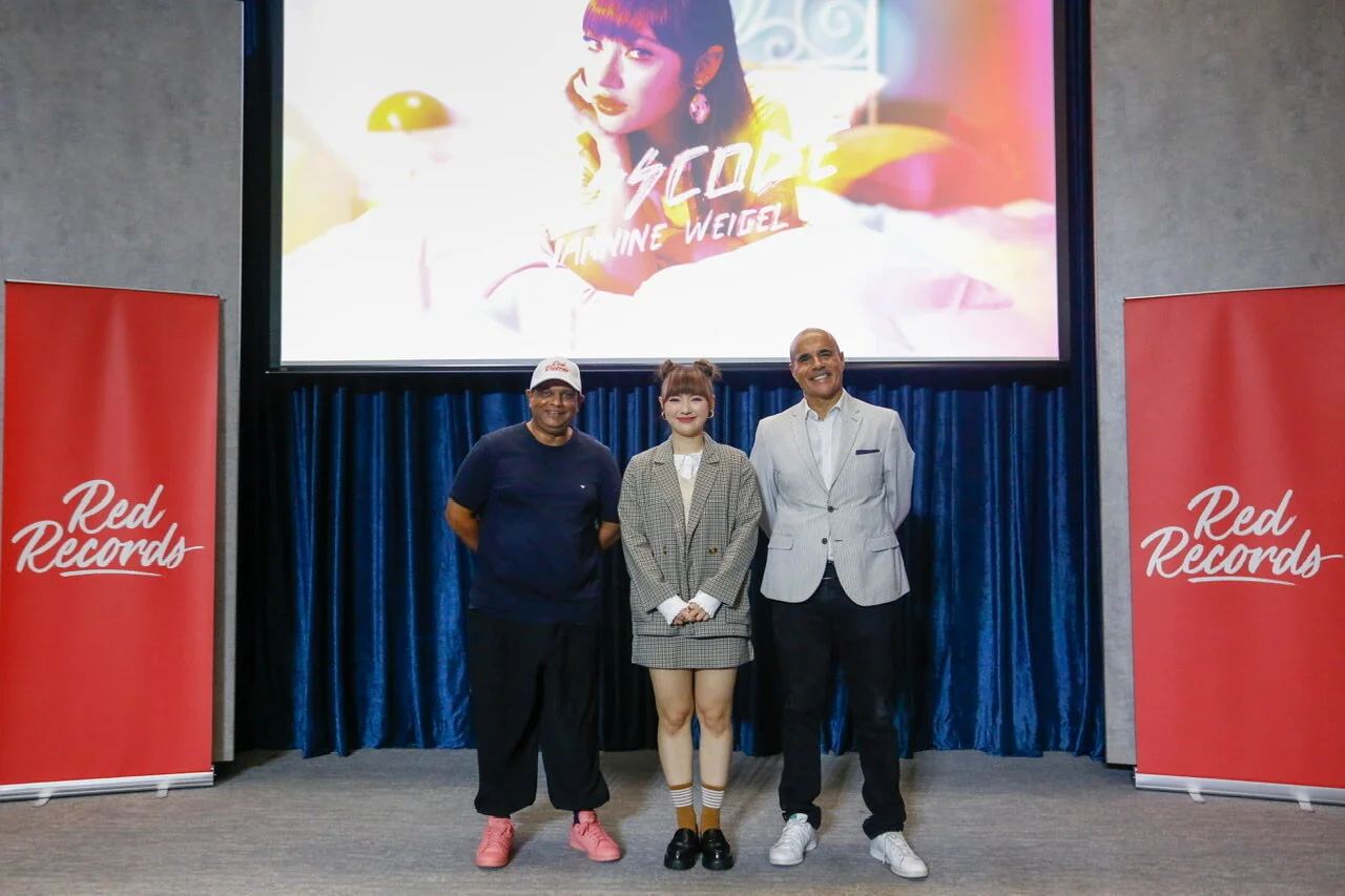 에어아시아 레코드 레이블 레드레코드 9 월 18 일 첫 싱글 발표