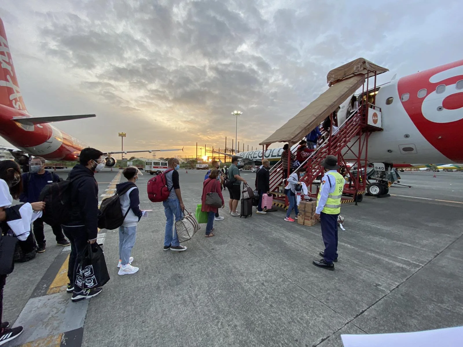Bidding the Year Bye Up High:  AirAsia Allstars share Holiday Stories 30,000ft  above ground
