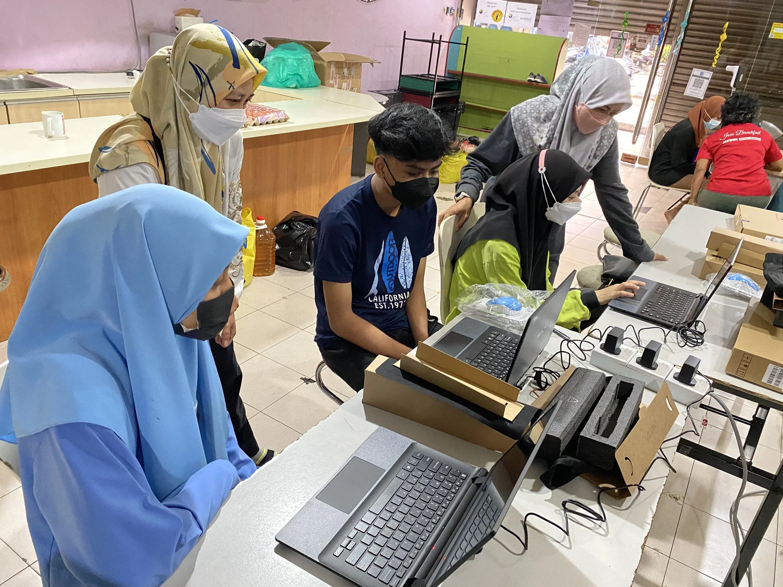 AirAsia Academy bekerjasama dengan Yayasan Chow Kit untuk menyediakan platform pendidikan bagi kanak-kanak terpinggir di Kuala Lumpur