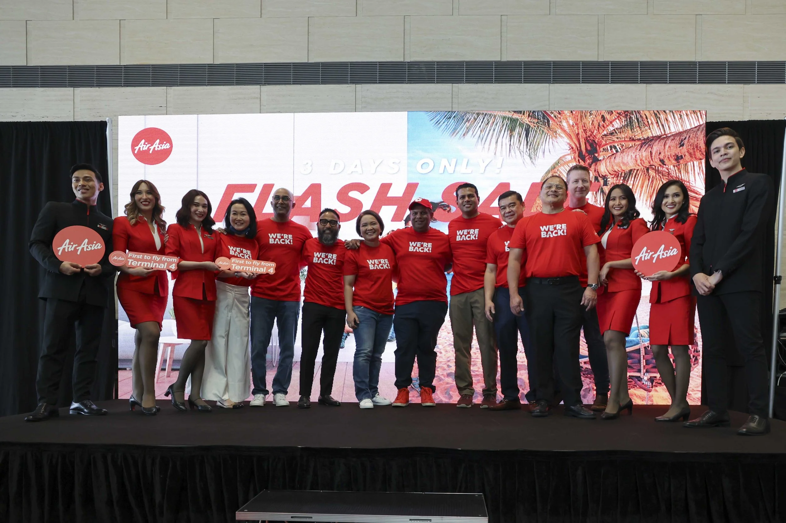 AirAsia kembali mewarnai Terminal 4 Bandara Changi Singapura