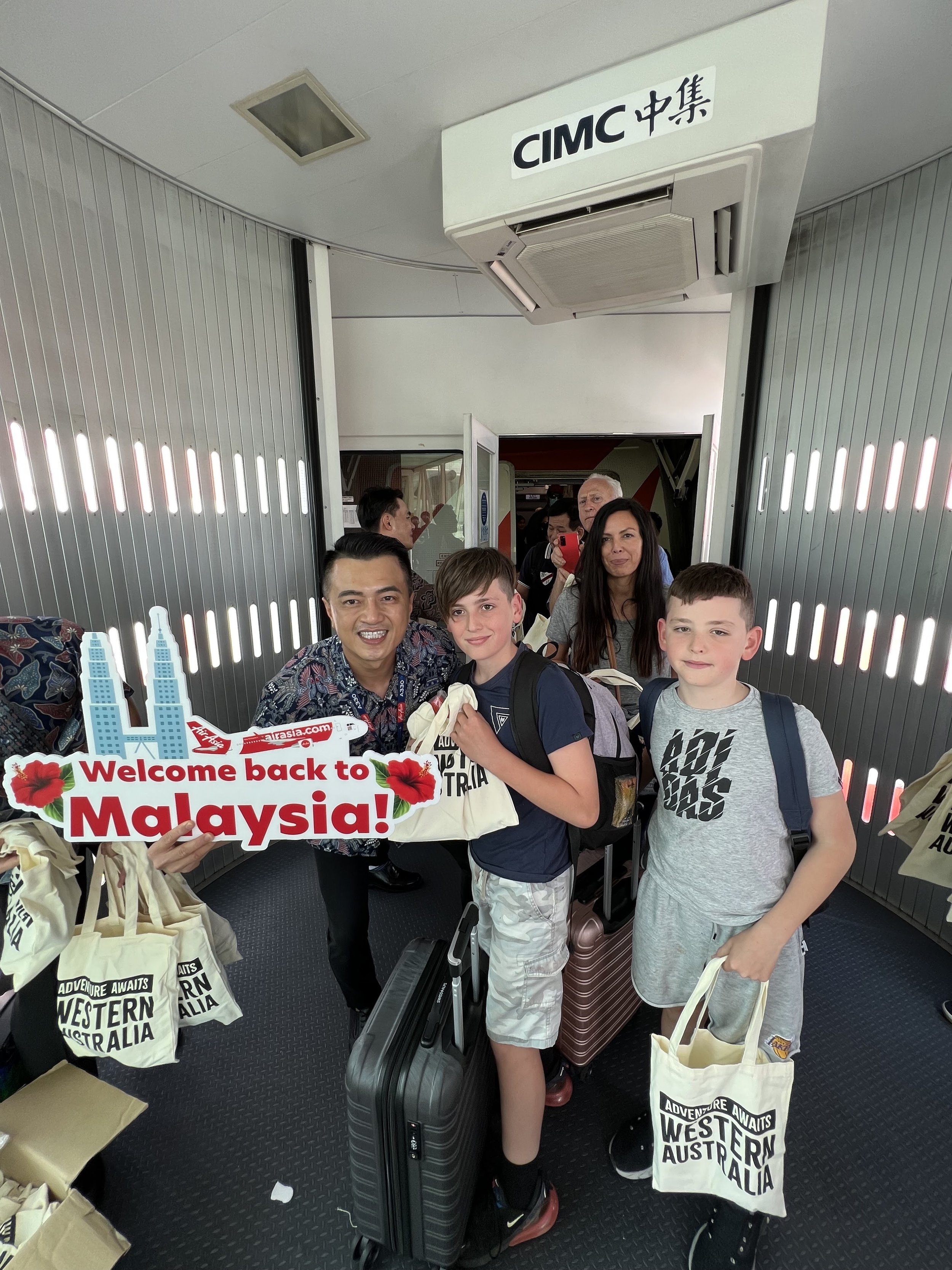 Photo Caption: AAX welcomes the inaugural flight from Perth at Kuala Lumpur International Airport (klia2).