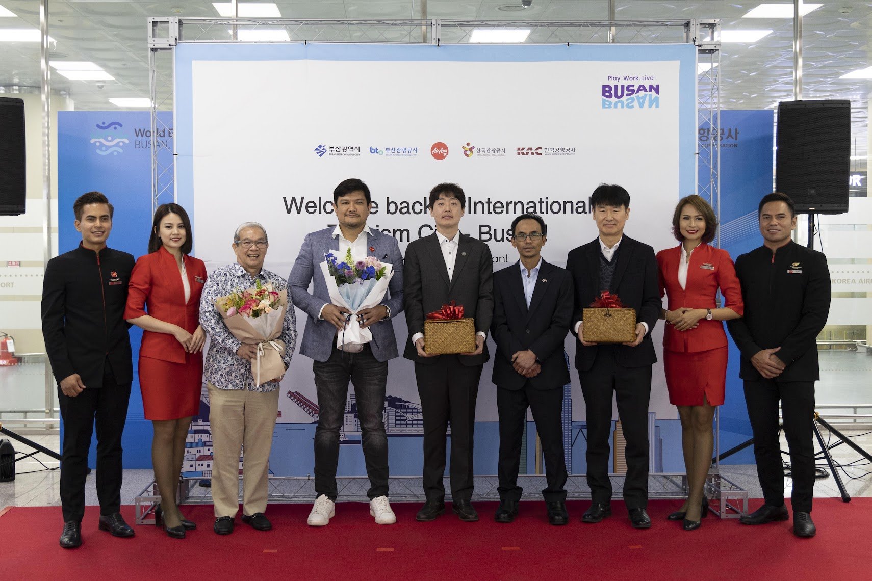   Photo Caption:  (Third from left) Dato’ Fam Lee Ee, AirAsia X Board of Director; Benyamin Ismail, AirAsia X CEO; Son Taewook, Busan Metropolitan City Tourism Promotion Division Director; Shaharuddin Yahya, Tourism Malaysia Korea Director; and Park 