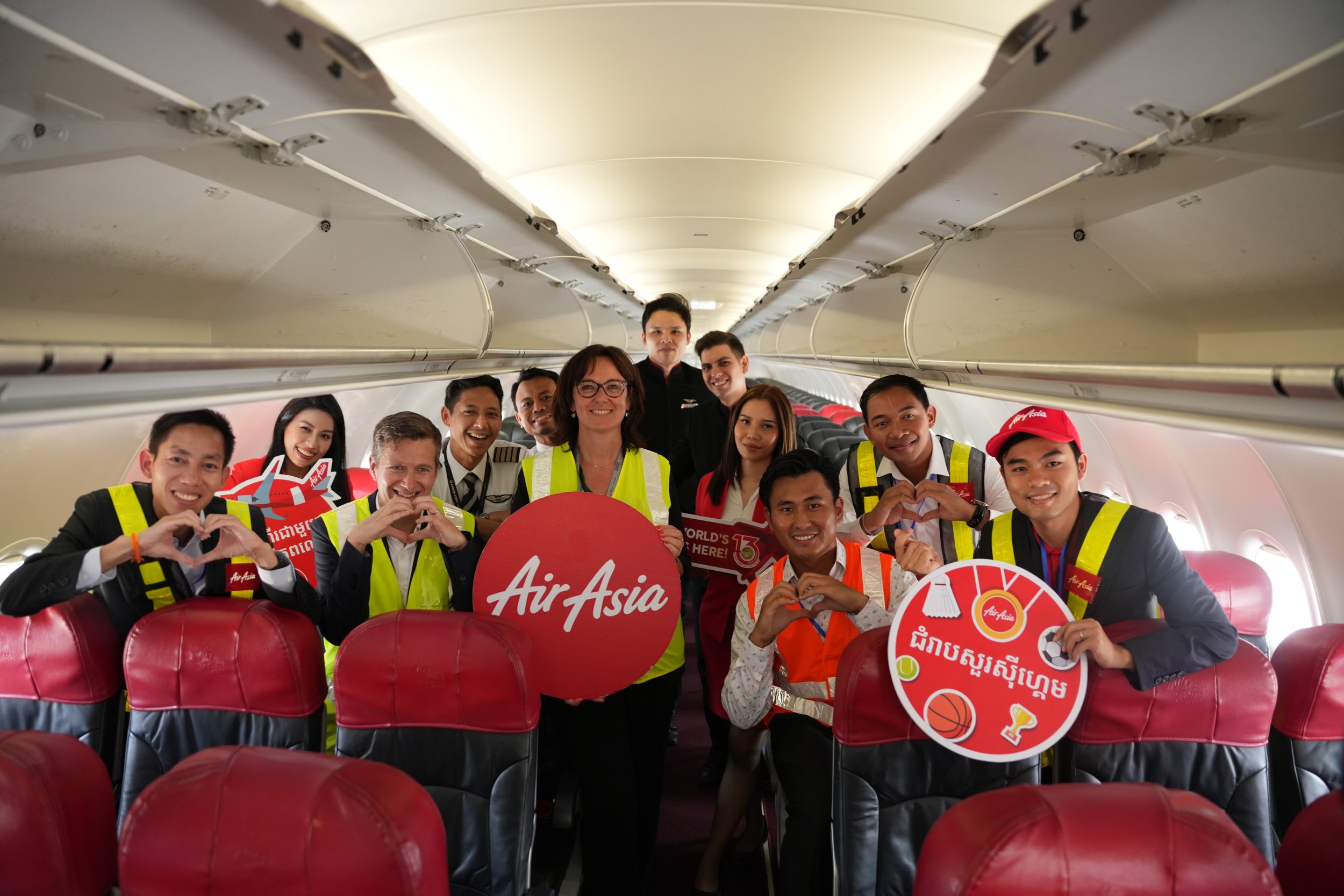 Photo Caption: (Far right) Vissoth Nam, AirAsia Cambodia CEO with the representatives of the Union of Youth Federations of Cambodia (UYFC) and Phnom Penh International Airport.