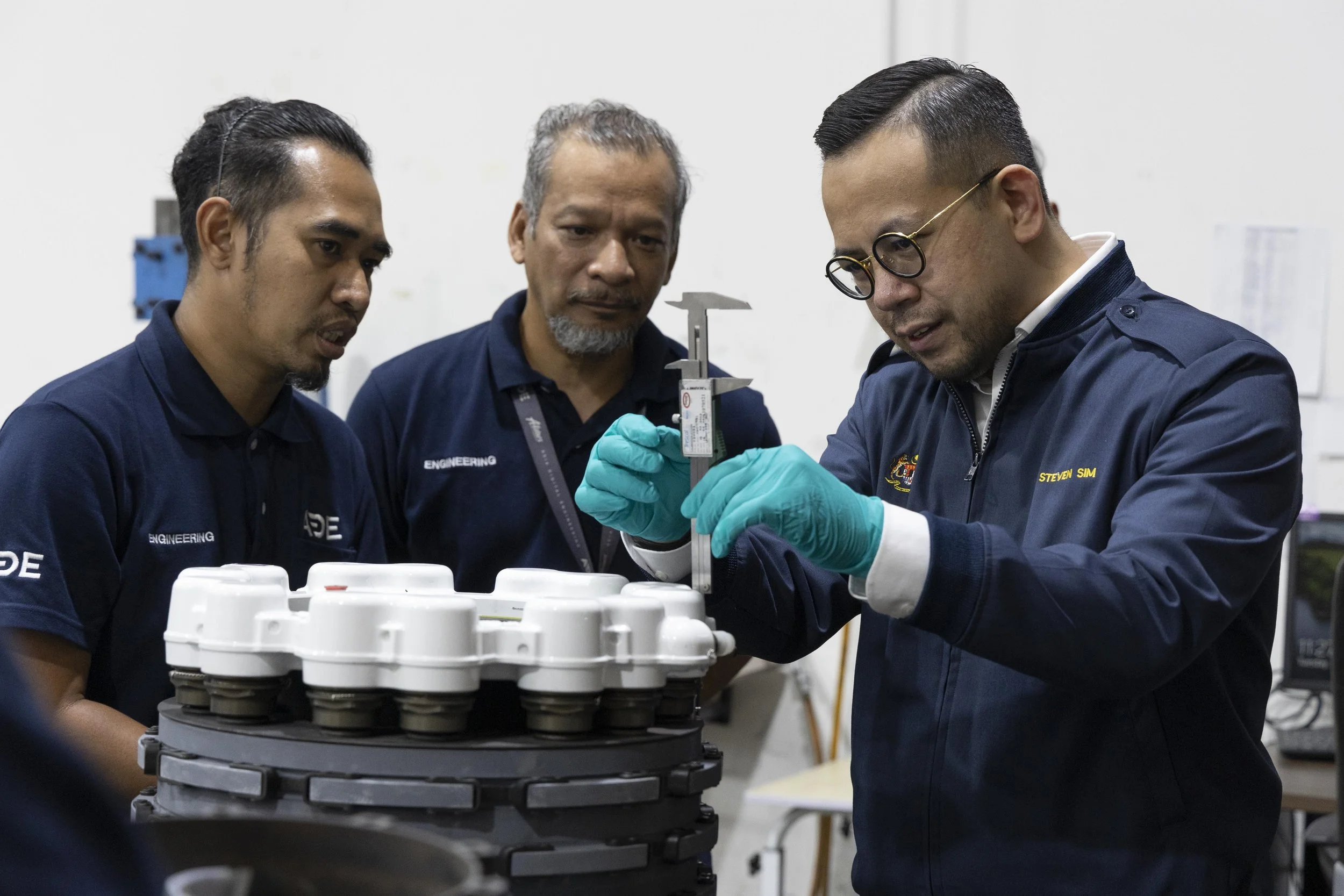 ADE welcomes Ministry of Finance to its state-of-the-art engineering warehouse; commits to further enhance Malaysia’s position in regional MRO sector