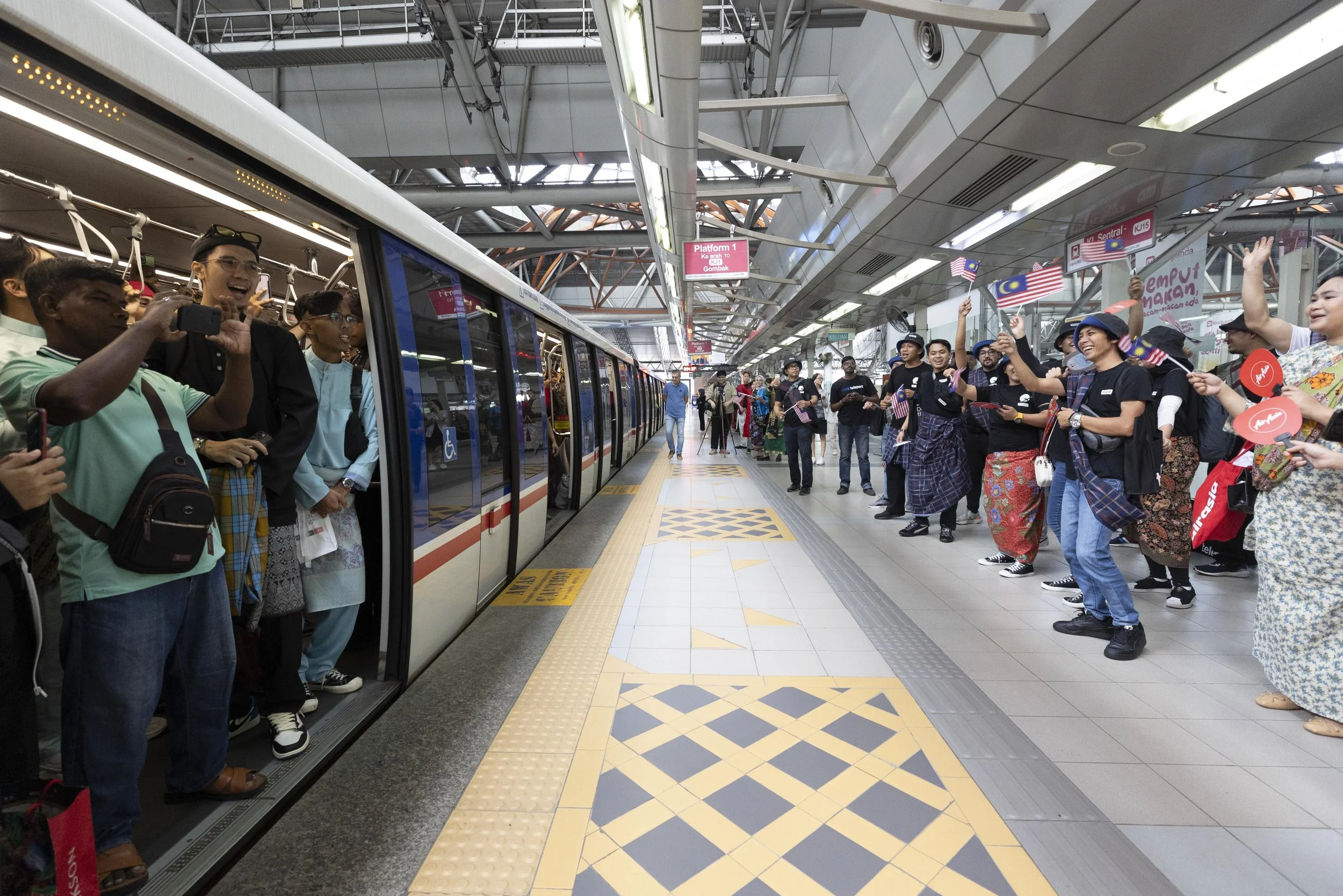 230916_KeretapiSarong_WIN9508x.jpg