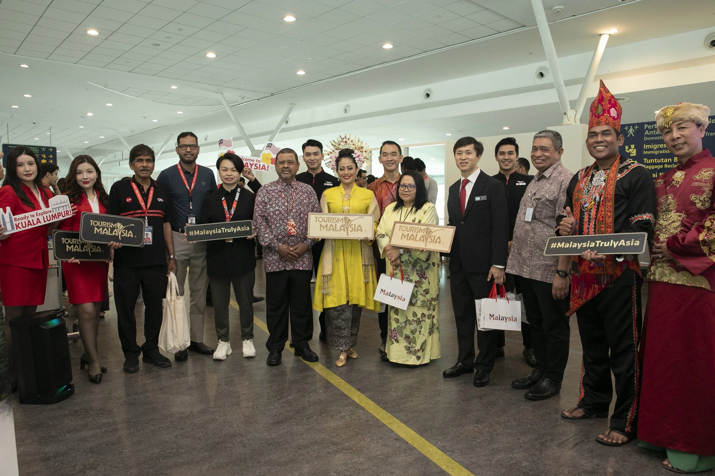 AirAsia X sambut penerbangan pertama dari Kazakhstan ke Malaysia dengan muatan 100%