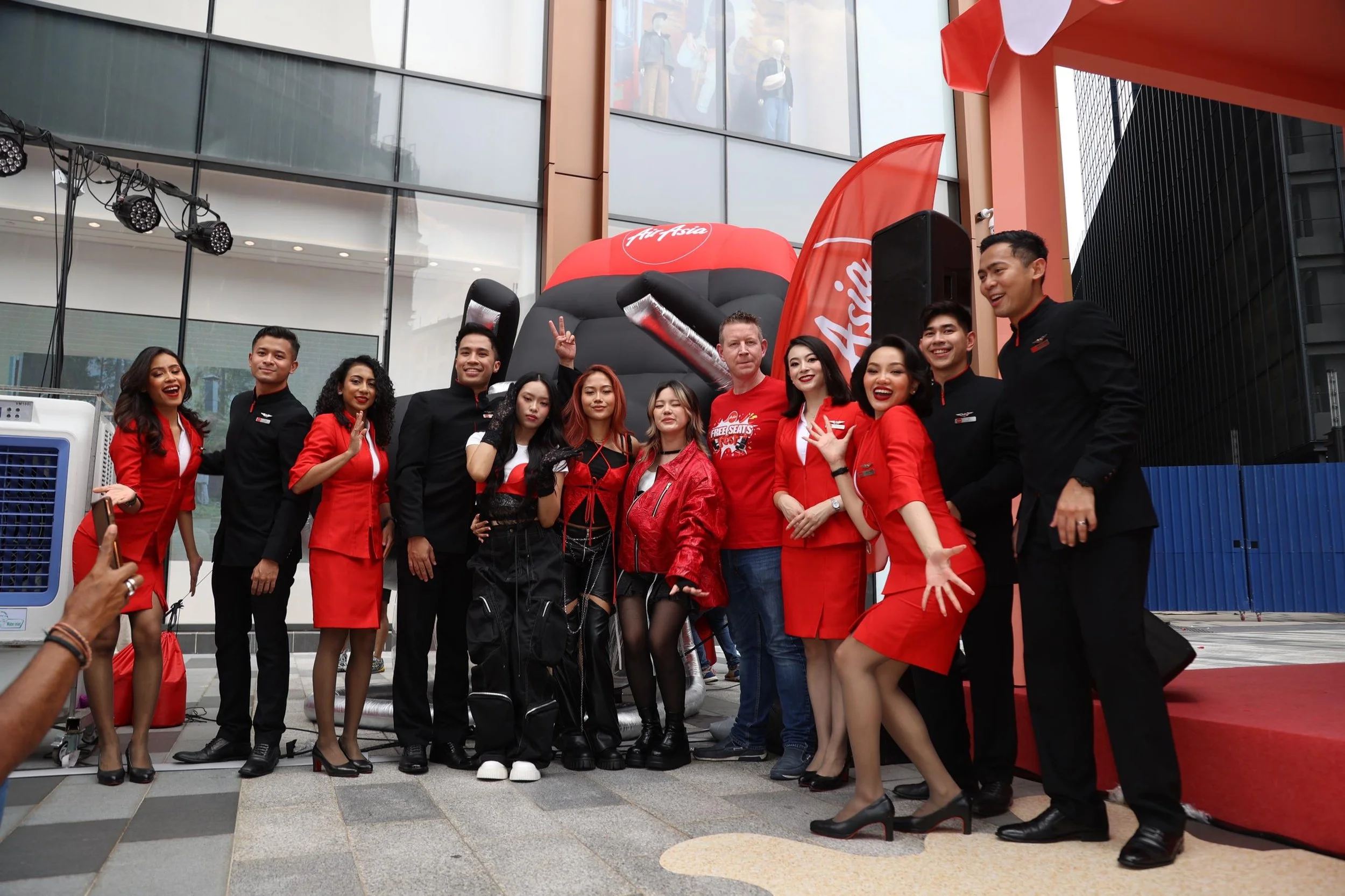 AirAsia tawar 10 juta Tempat Duduk PERCUMA