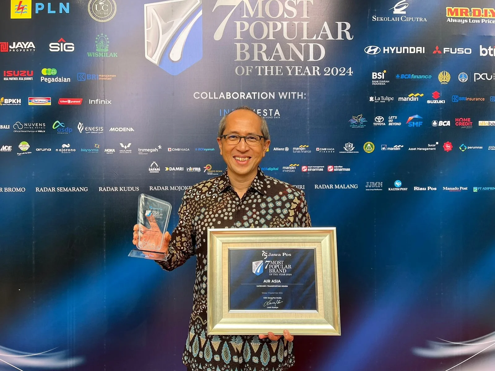 Indonesia AirAsia Raih Penghargaan "7 Most Popular Brand of The Year 2024" dari Jawa Pos