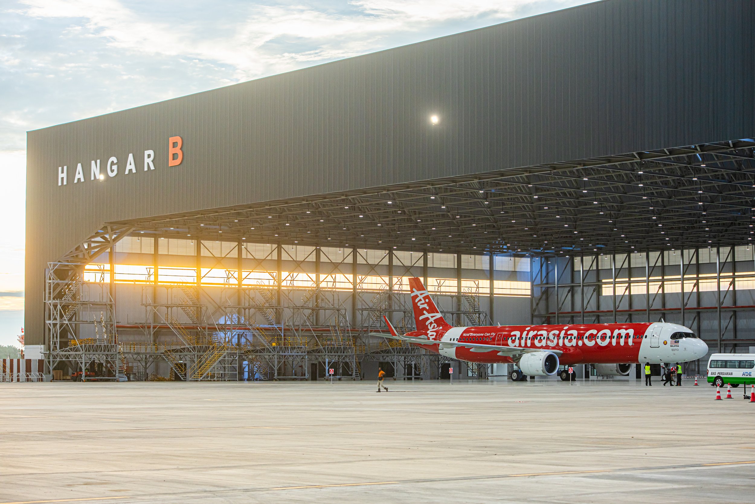 ADE_MRO_HANGAR.jpg