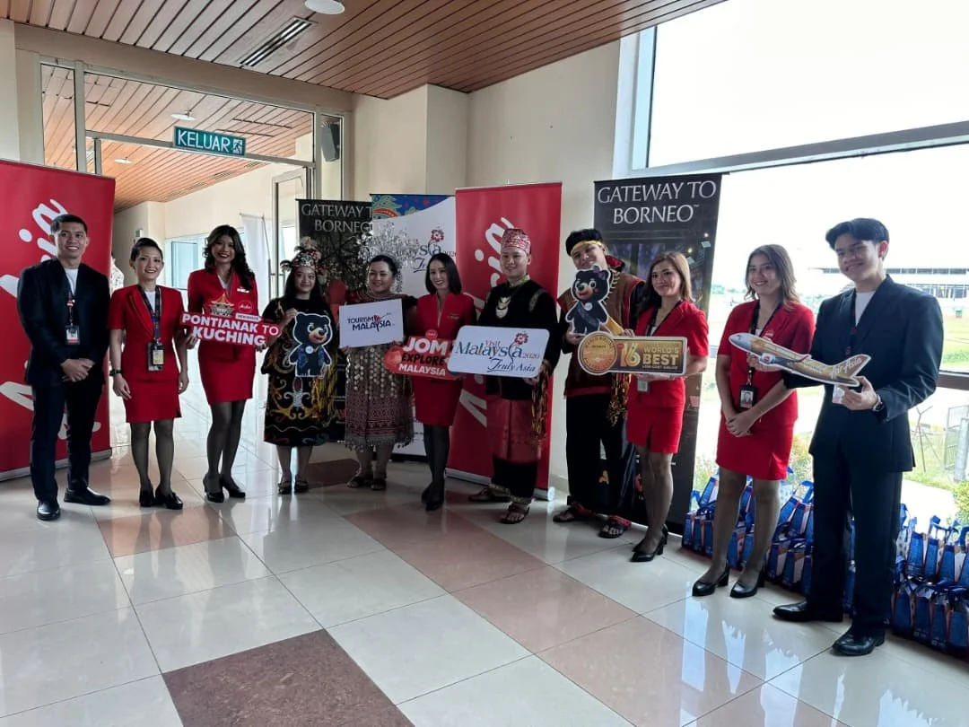 Peresmian Penerbangan Perdana AirAsia rute PNK-KCH-KUL 5.jpeg