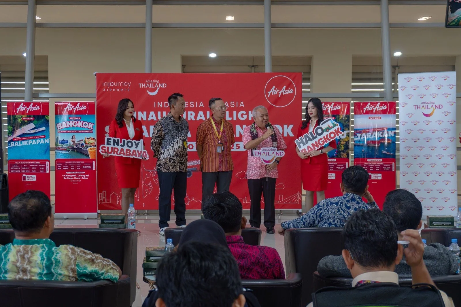 Penerbangan Perdana Indonesia AirAsia rute SUB-DMK 4.jpeg
