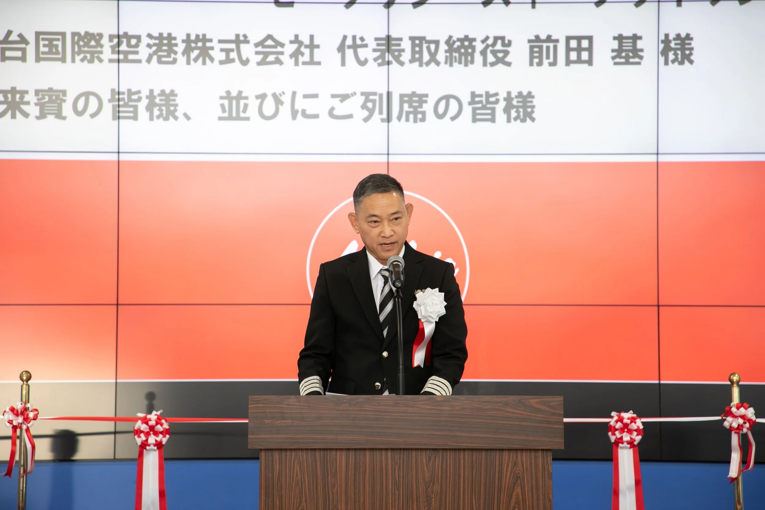 セレモニー主催者として挨拶をするタイ・エアアジア X ピッティヌン・インタラサック COO
