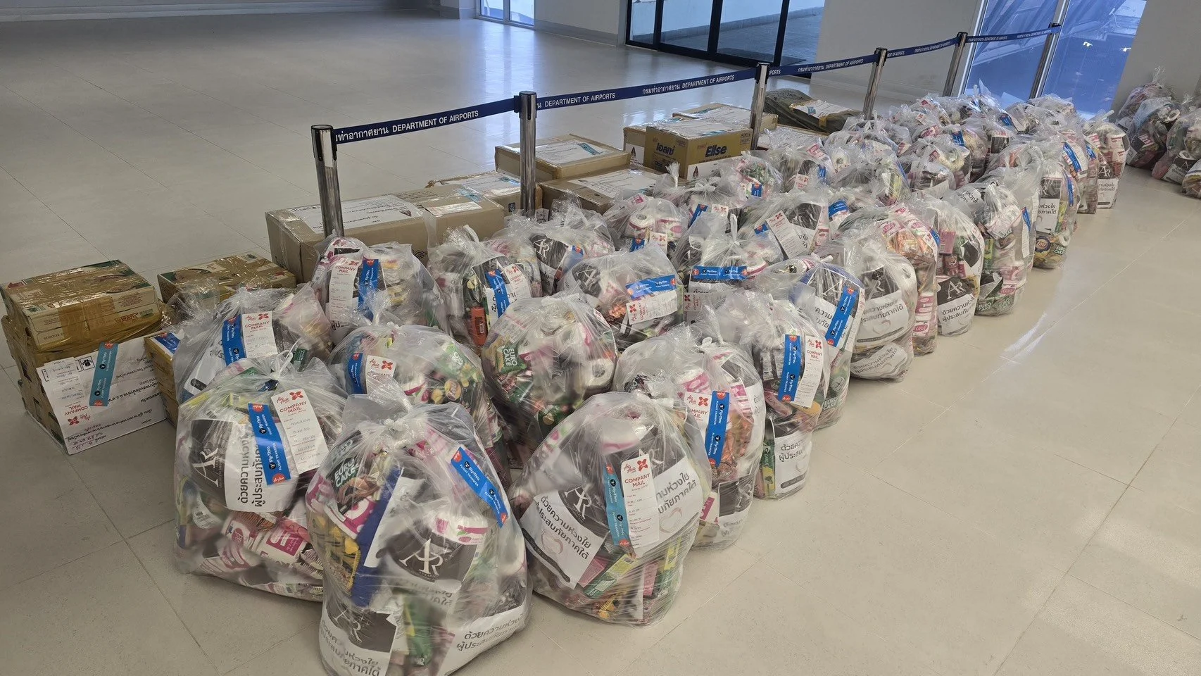 AirAsiaFloodRelief_5.jpg