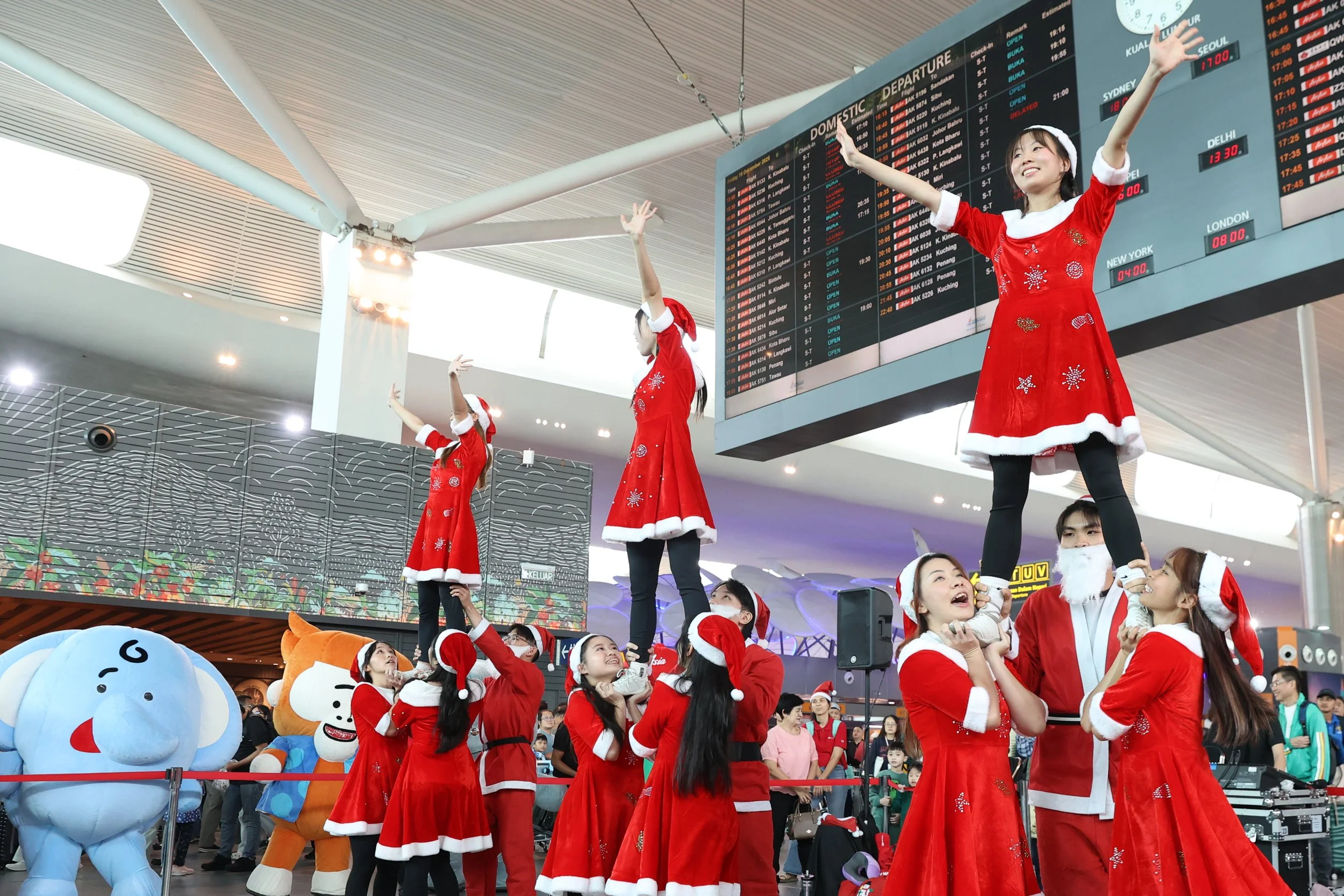RF20051219_Christmas Activation Klia2-115.jpg