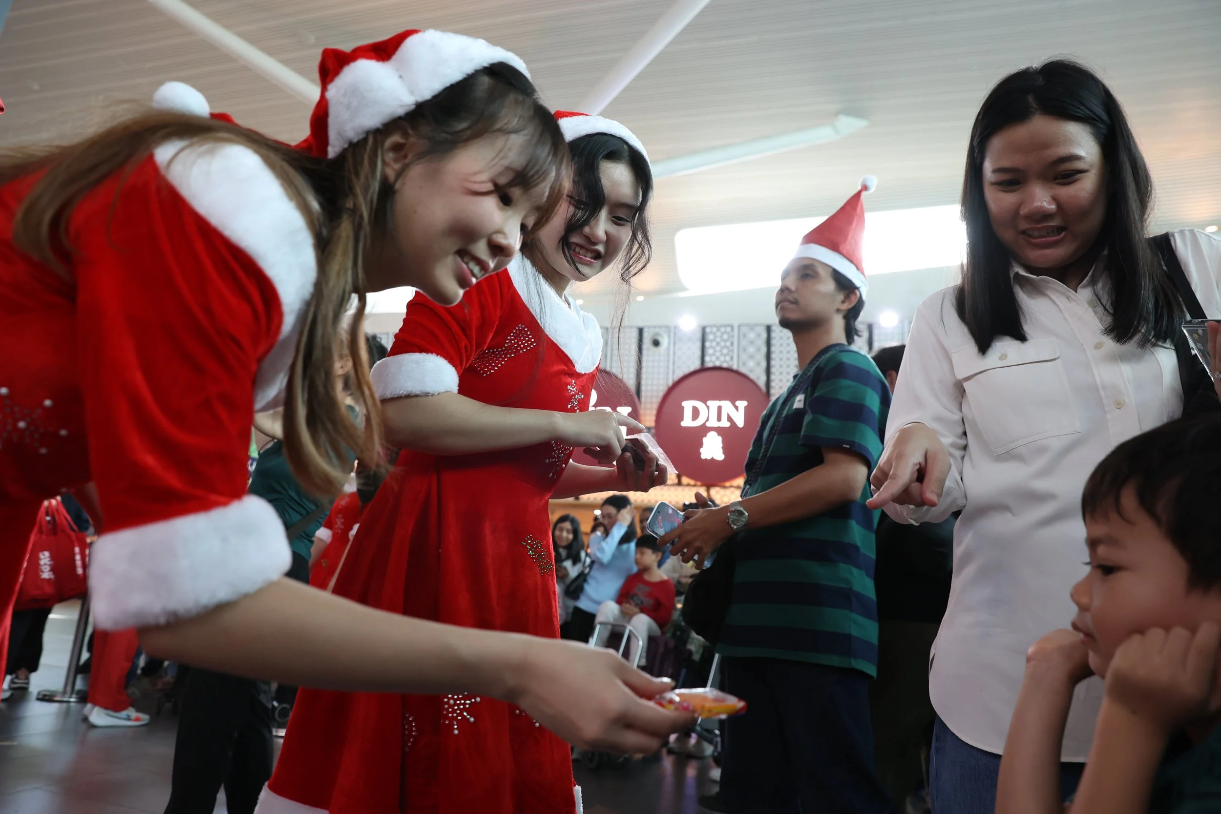 RF20051219_Christmas Activation Klia2-144.jpg
