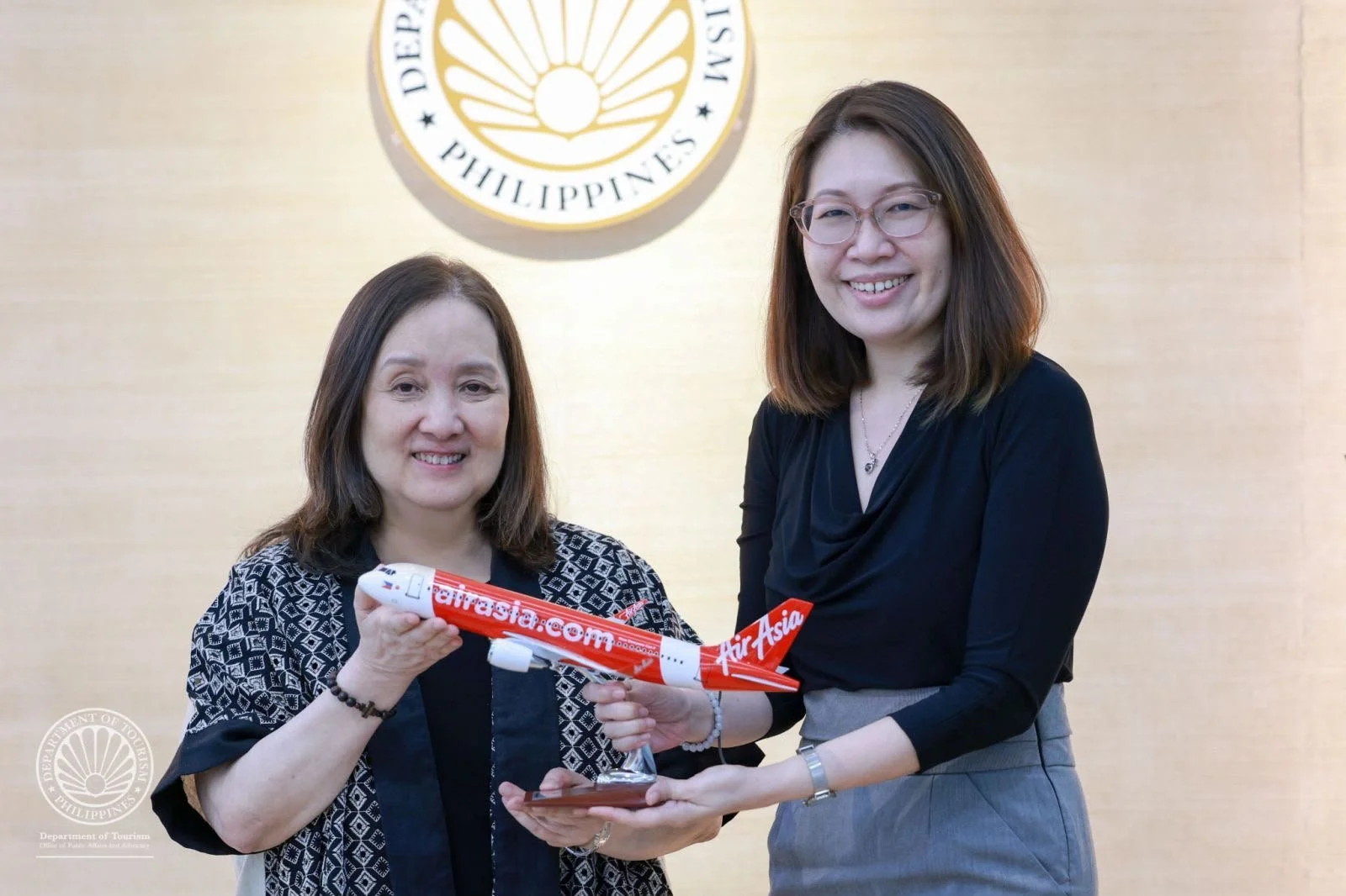 AirAsia Philippines, DOT Partner for ‘Discover More to Love’ Campaign with Fares from Just P208