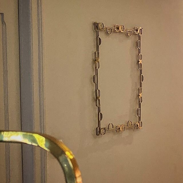 The beginning of the ABELHA MUKAKI mirror.
#abelhamukaki #abelhamukakiinspo #art #jewellerydesign ##interioresjewellery #bespoke #handemade #artandcrafts #designforalegacy #staysafe #stayhome
