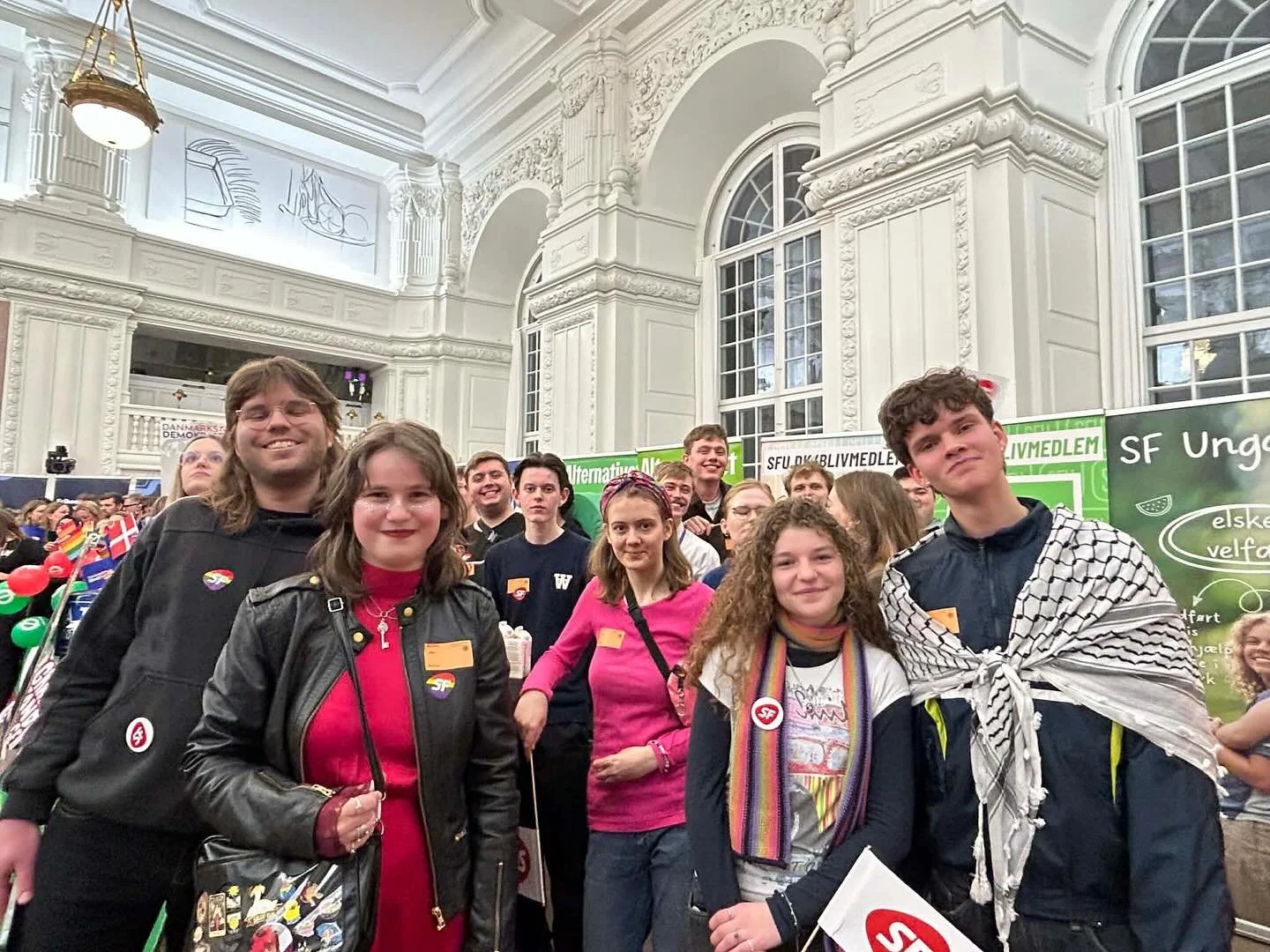 Tusind tak for et godt skolevalg &hearts;️

Takket v&aelig;re en masse sindssygt seje SFU&rsquo;ere der har debatteret foran tusindvis af elever i hele landet, har vi f&aring;et vores n&aelig;stbedste resultat til skolevalget nogensinde - det er vi v