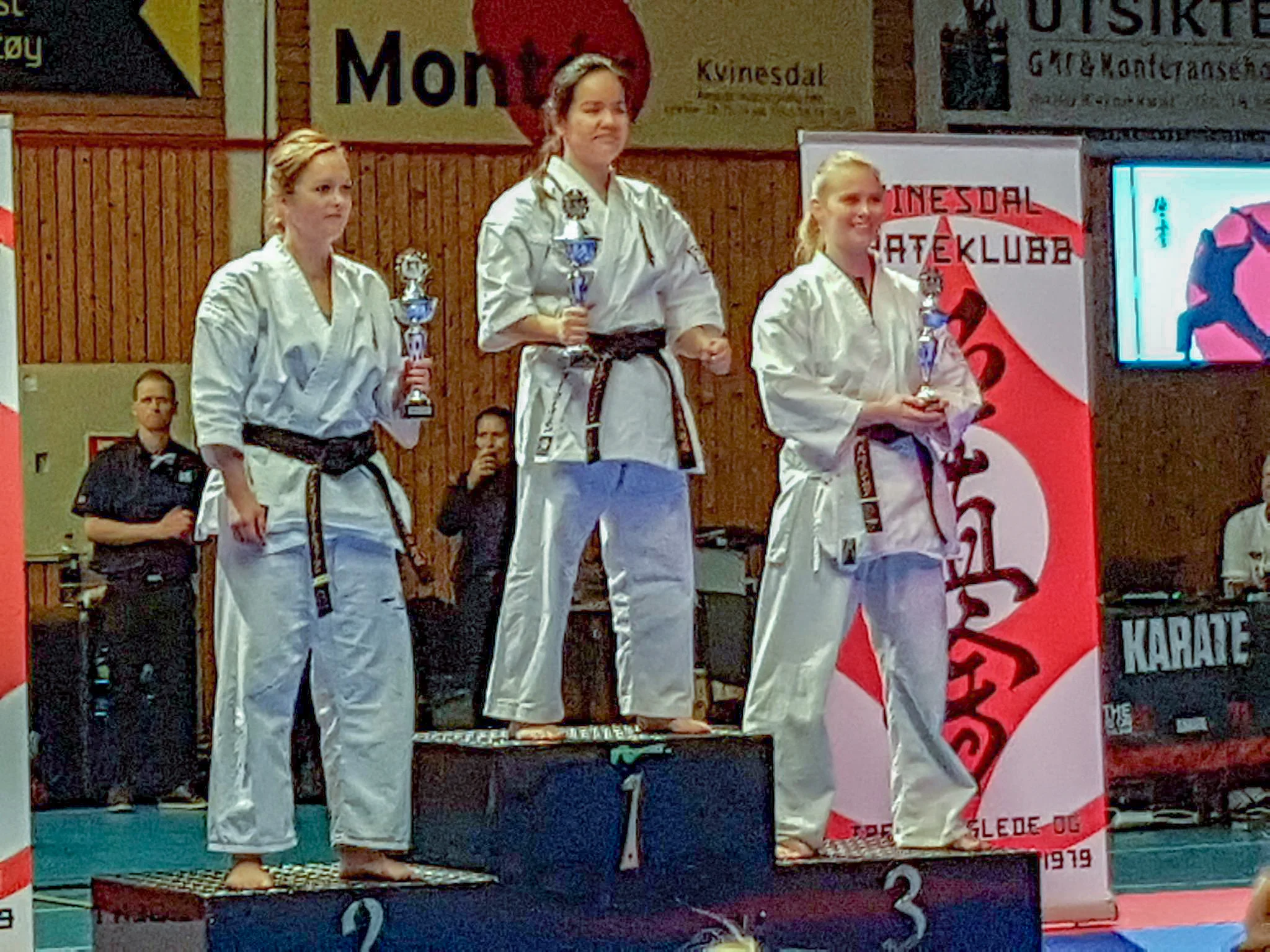 53161757_325364644783280_6103078738692407296_n.jpg