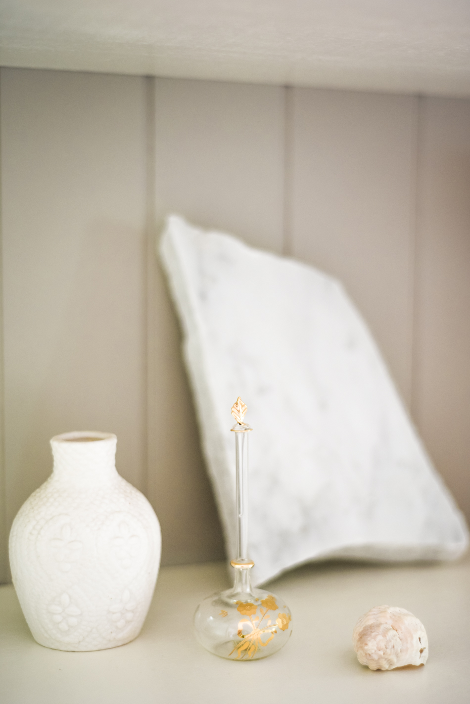 Summer-House-Feeling-With-Blue-and-gold-Decor-AnaisStoelen-38.jpg