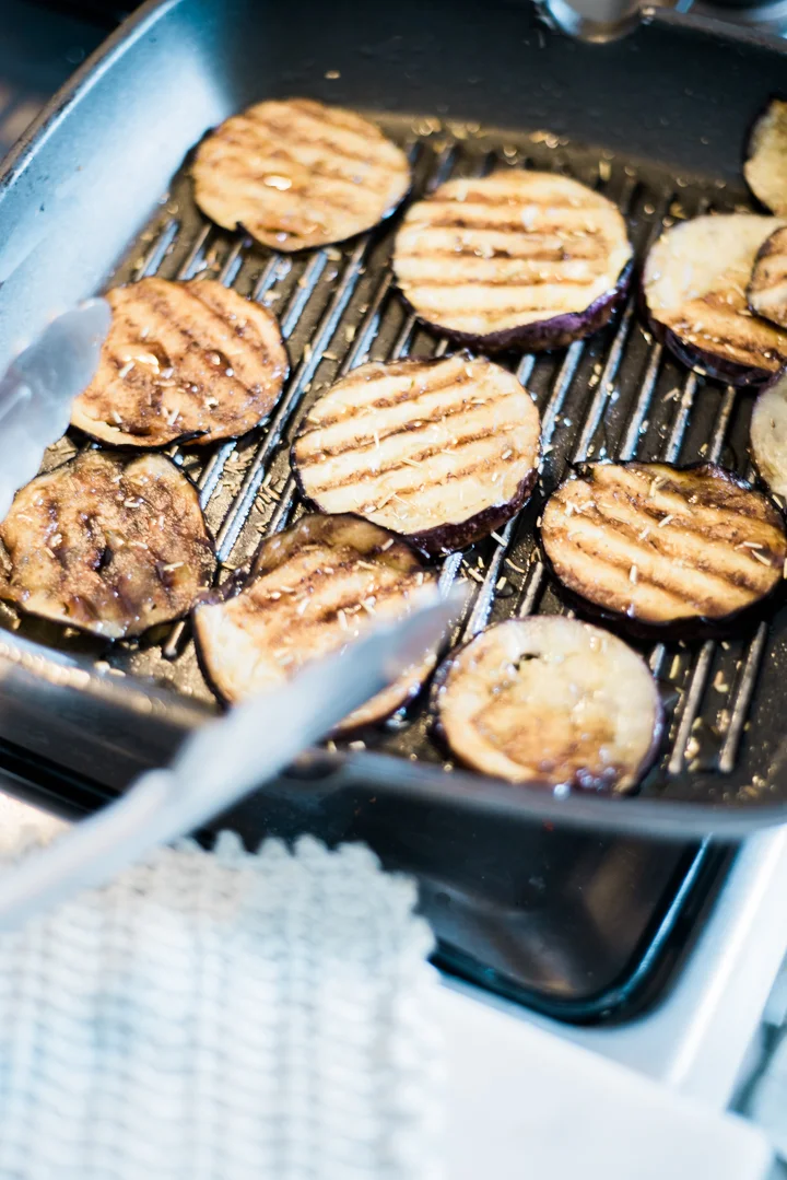 Recipe-for-yummy-grilled-aubergine-Anais-Stoelen-1.jpg